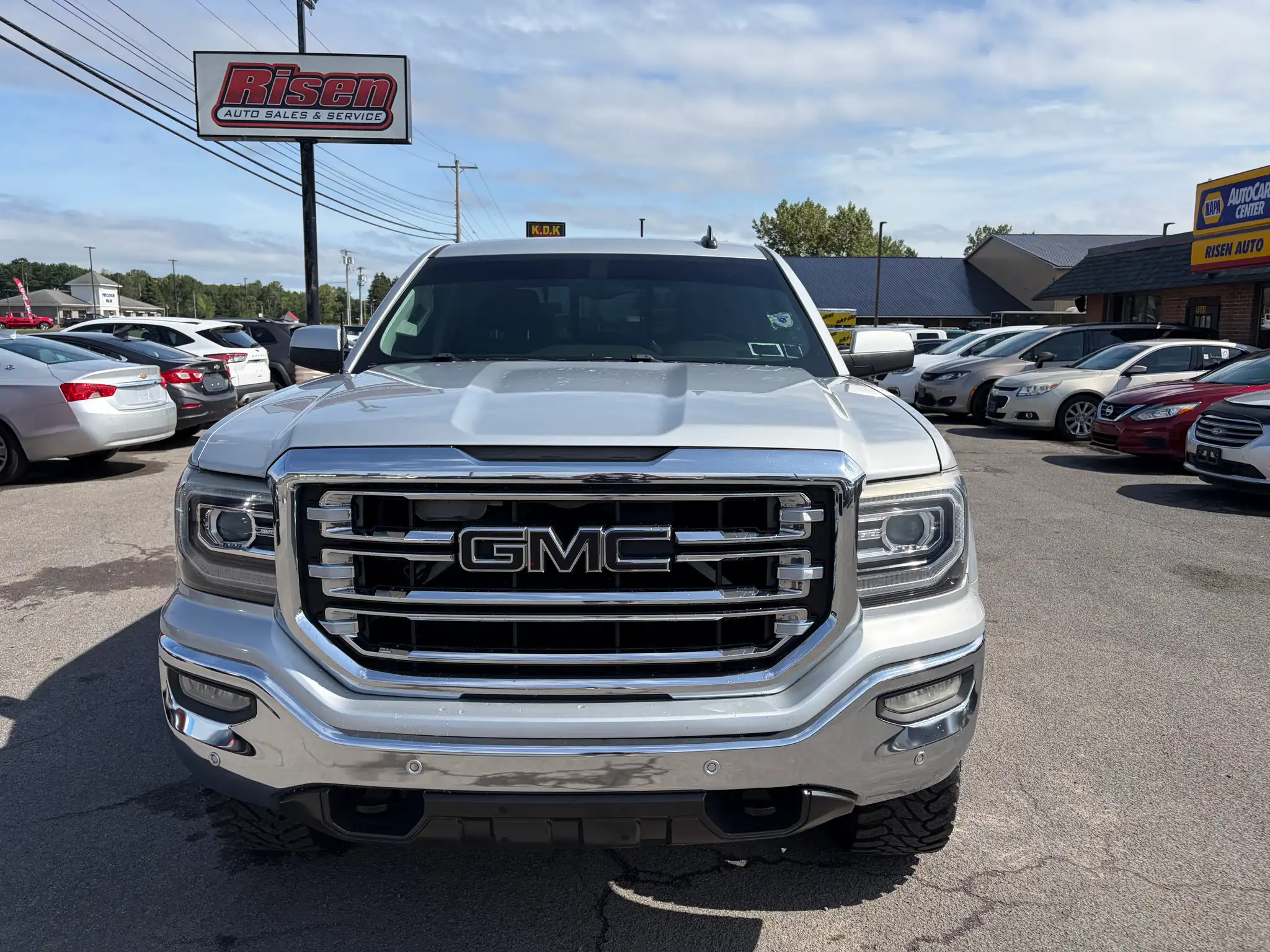 2016 GMC Sierra SLT 4WD Double Cab Standard Box's photo