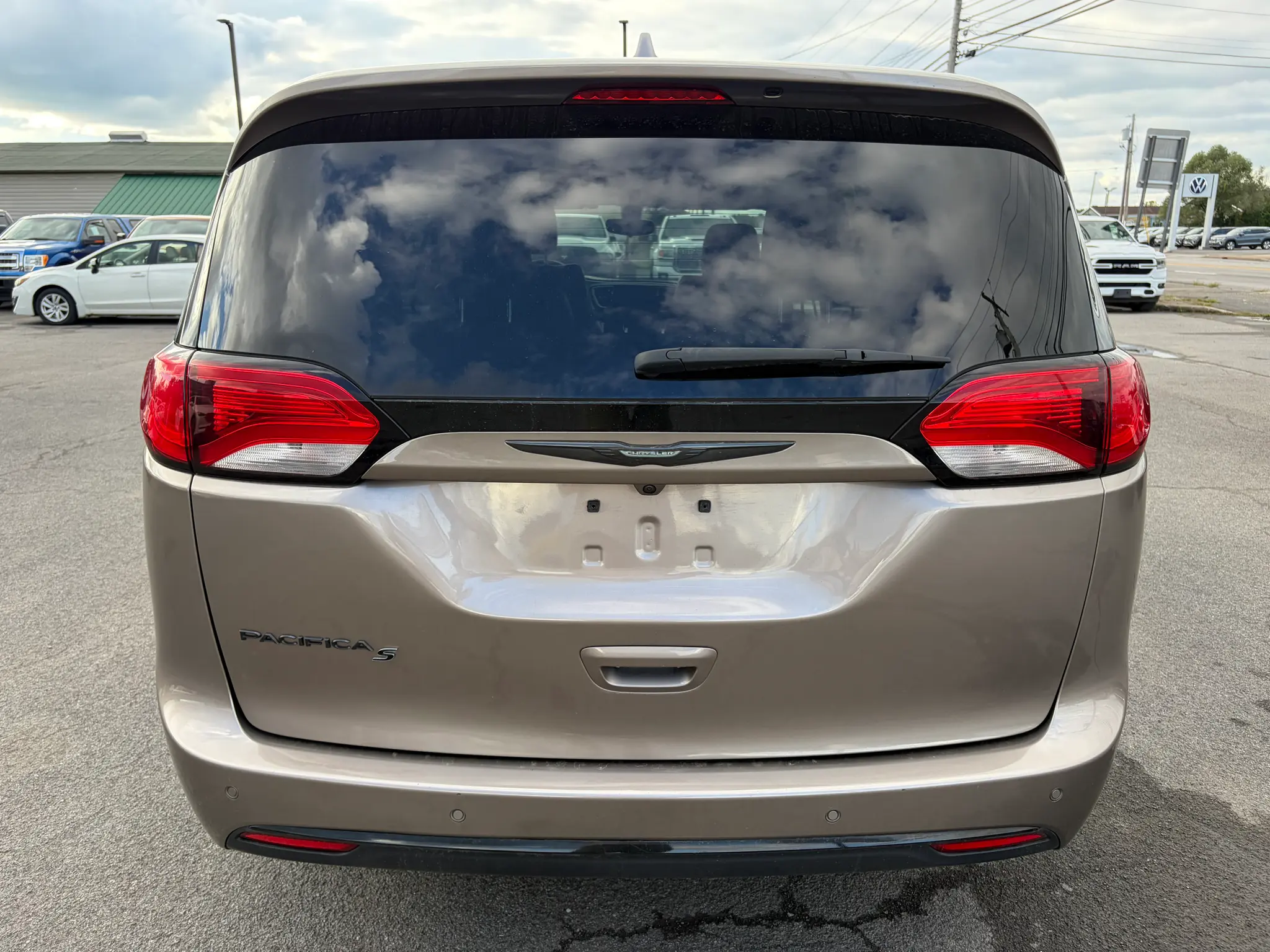 2018 Chrysler Pacifica Touring L photo 5
