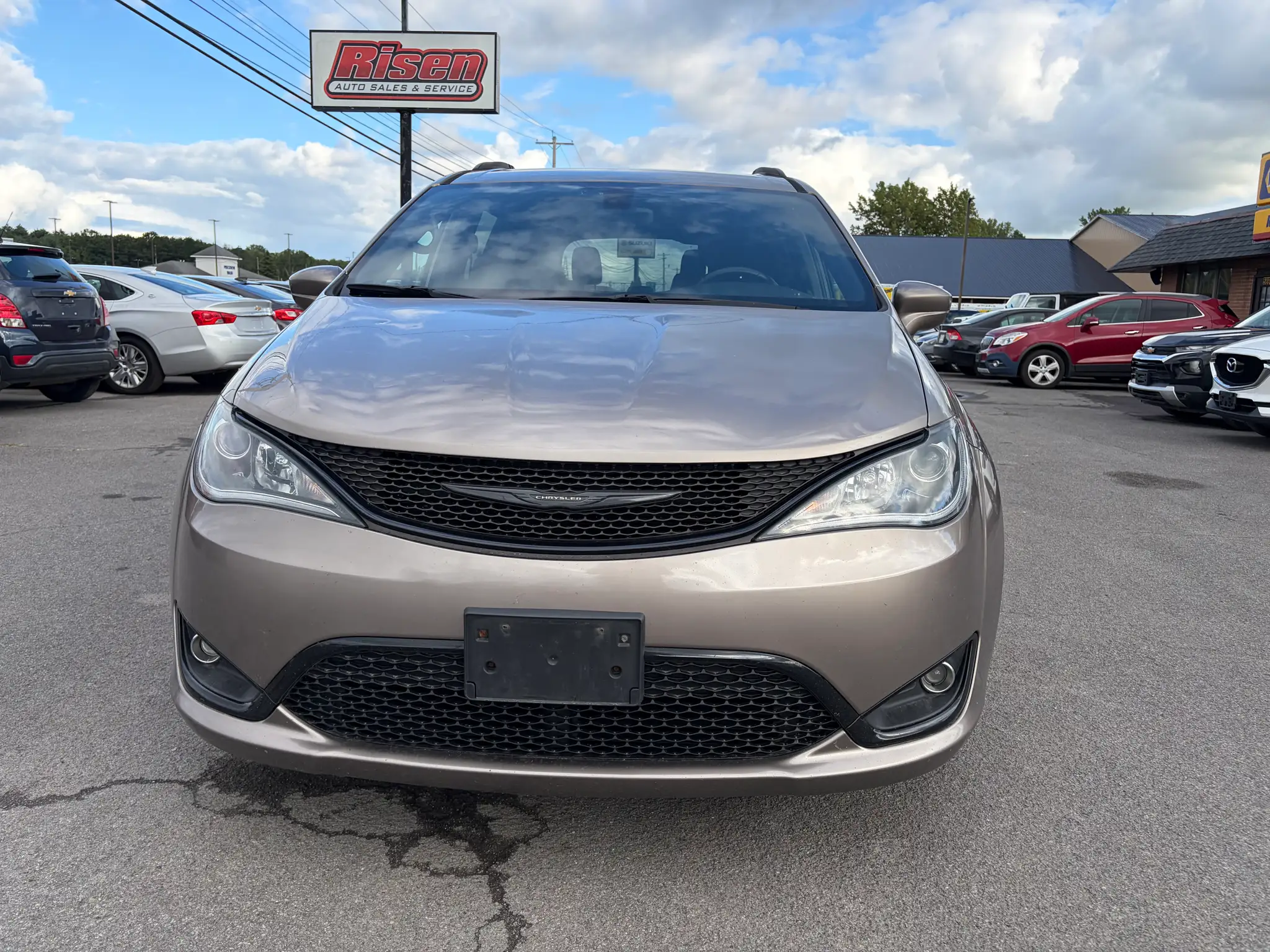 2018 Chrysler Pacifica Touring L photo 1