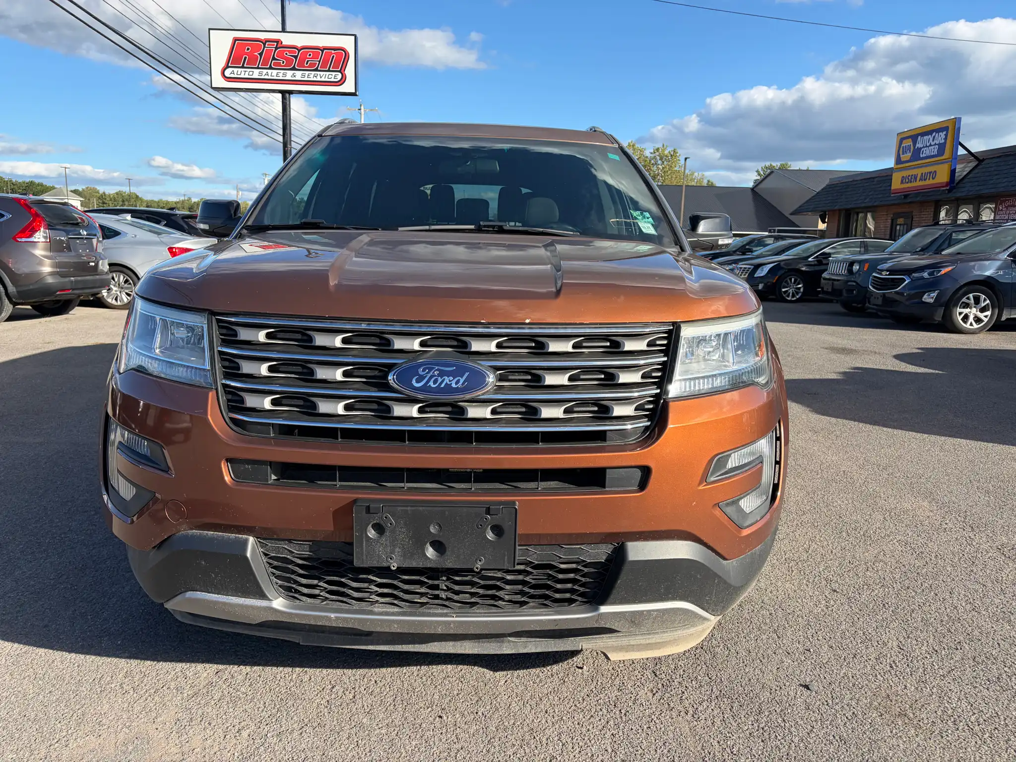 2017 Ford Explorer XLT 4WD's photo