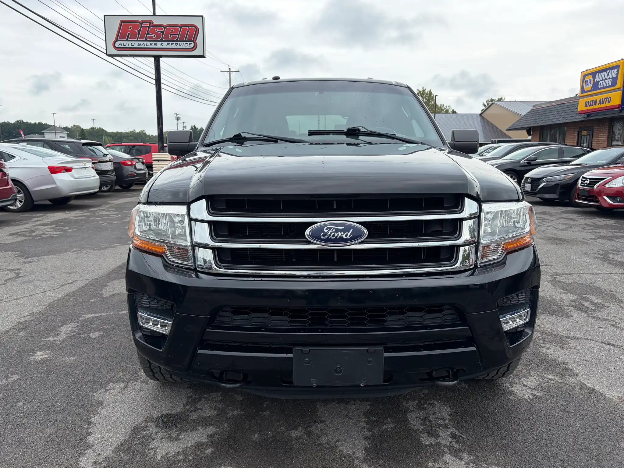 2017 Ford Expedition XLT 4WD EL's photo