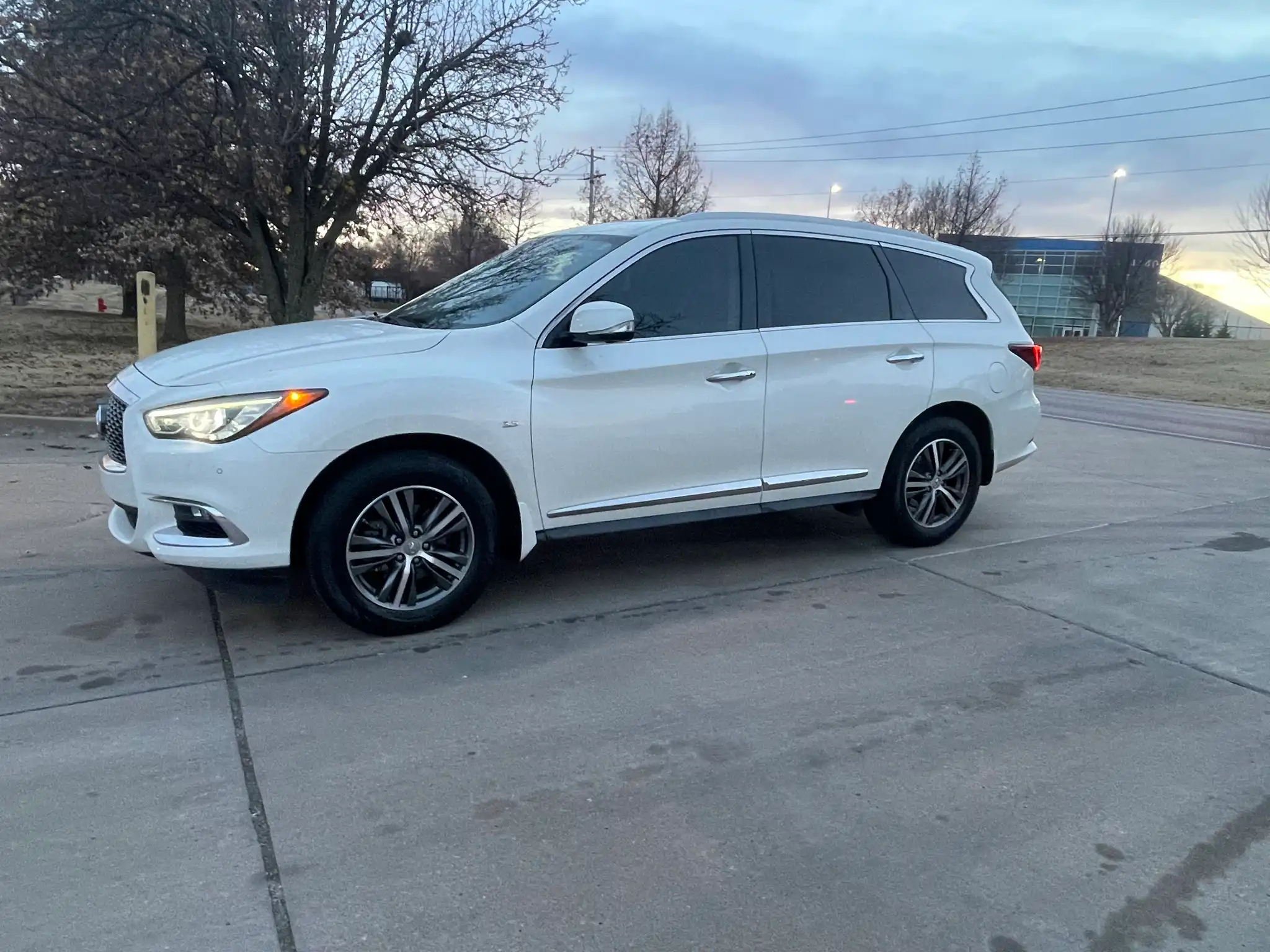 2017 INFINITI QX60 3.5's photo
