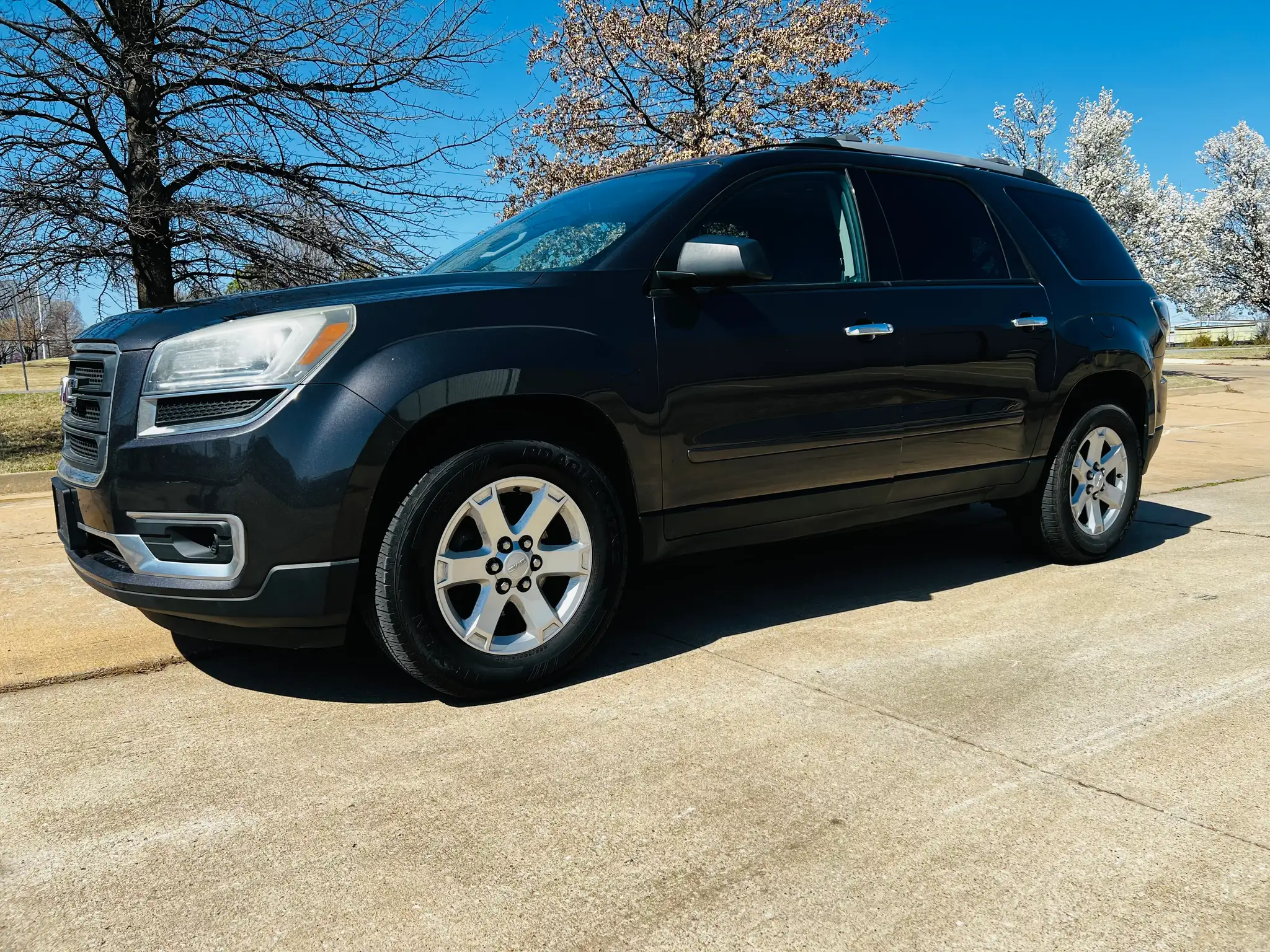 2013 GMC Acadia AWD SLE's photo