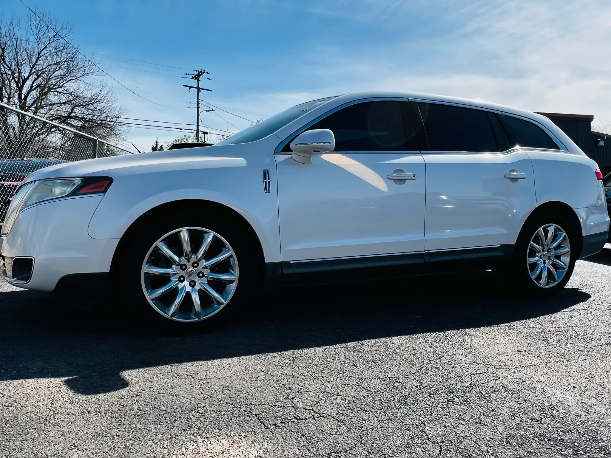 2010 Lincoln MKT 3.7's photo