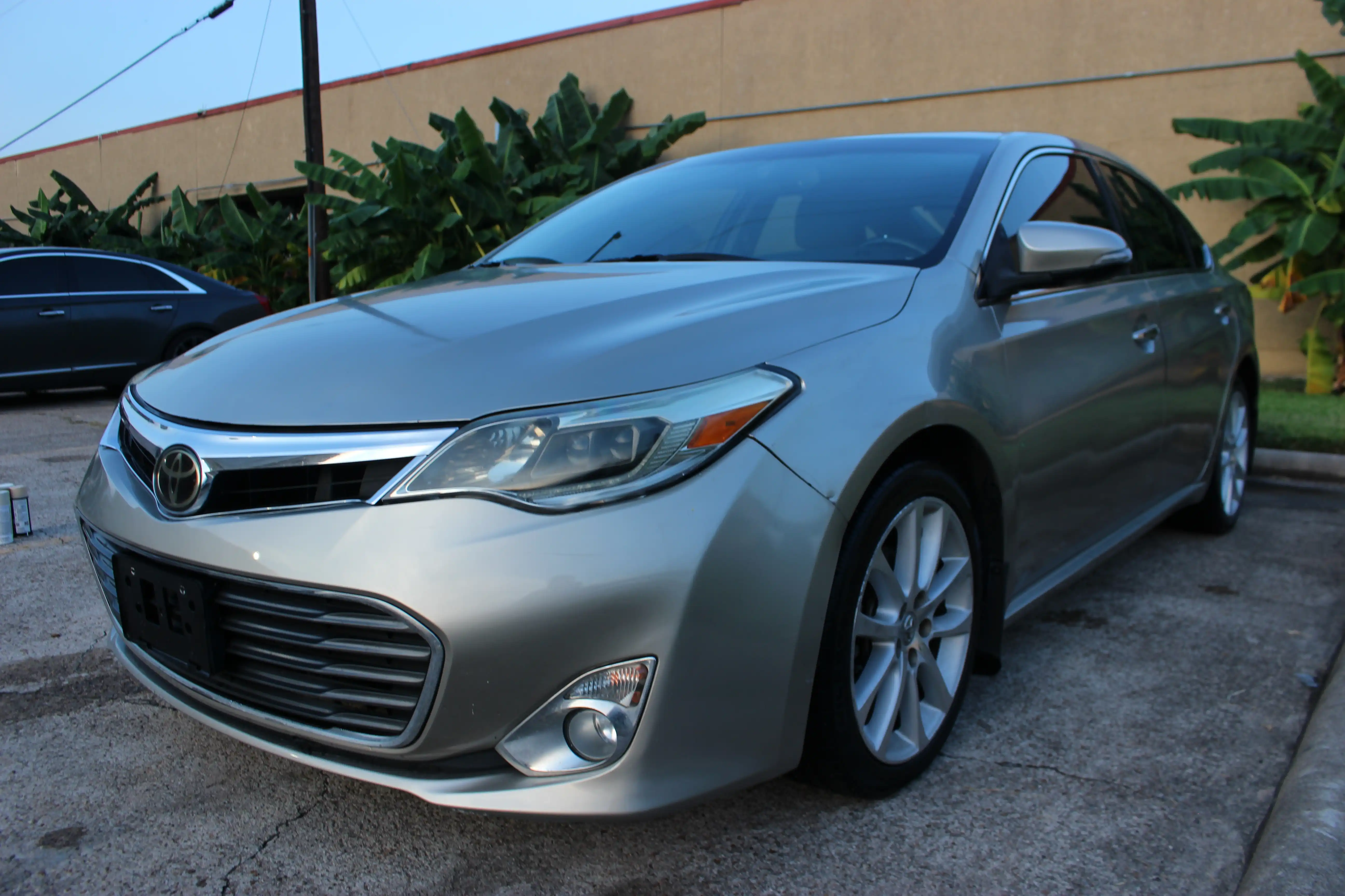 2013 Toyota Avalon Limited's photo