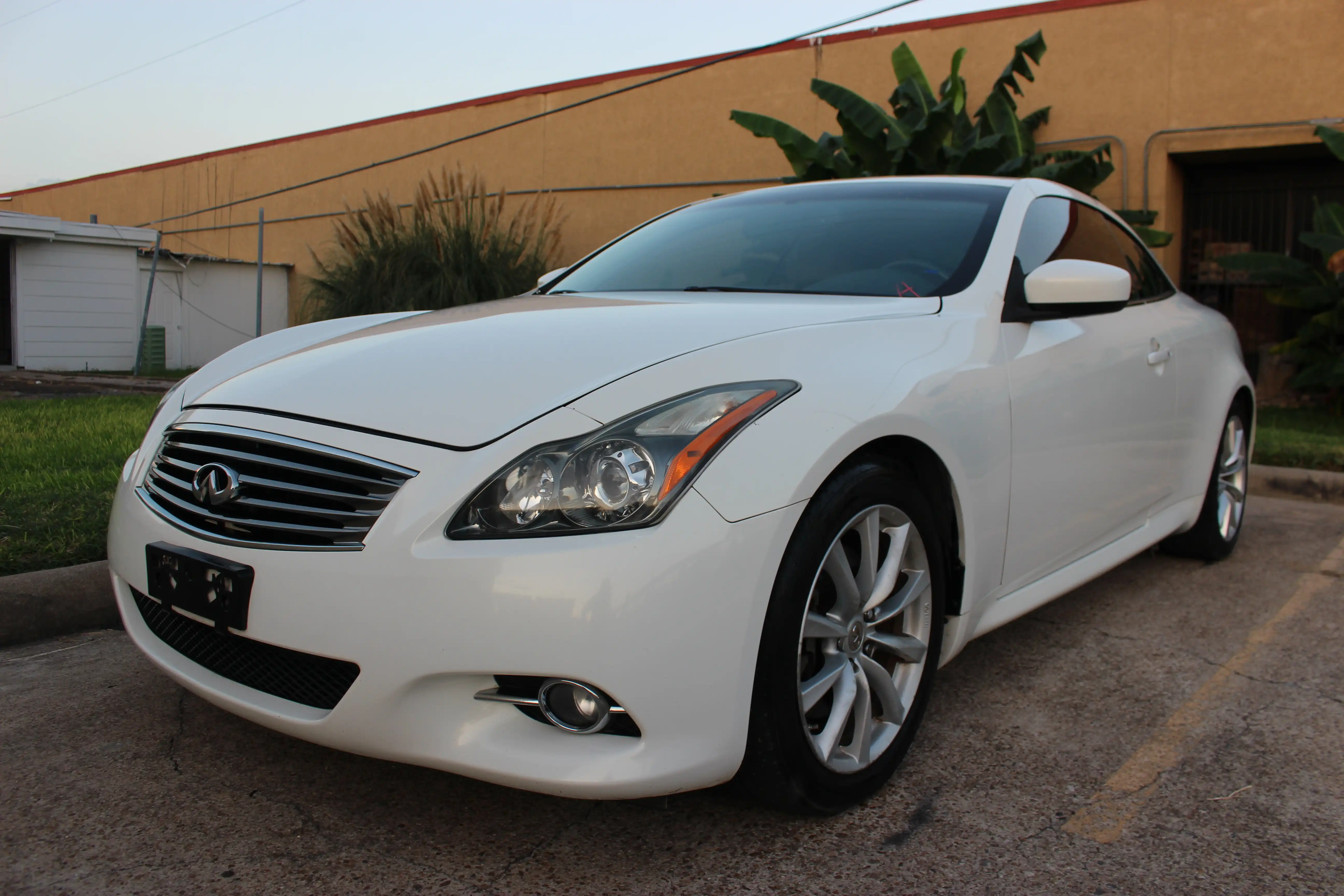 2012 INFINITI G37's photo