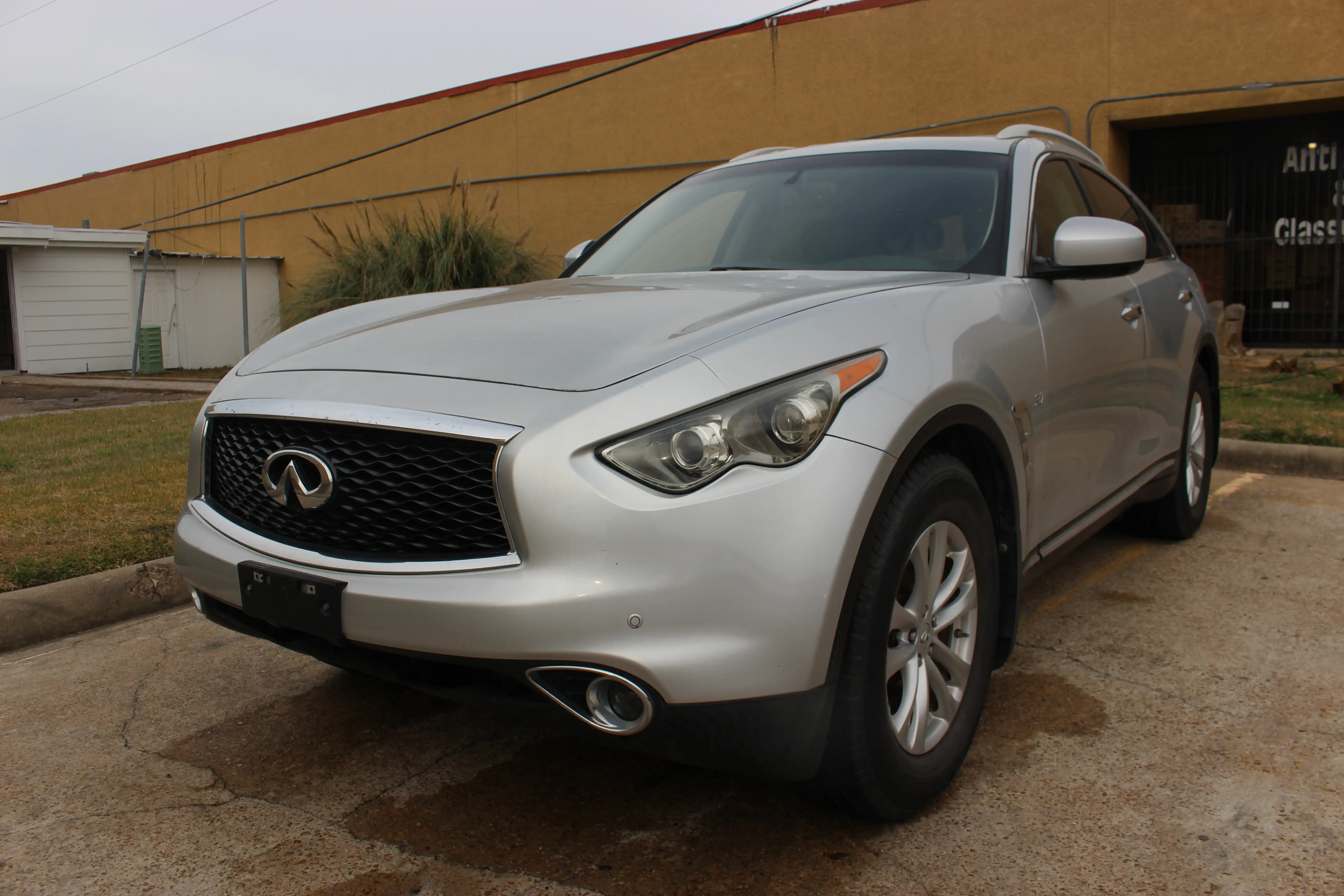 2017 INFINITI QX70 3.7's photo