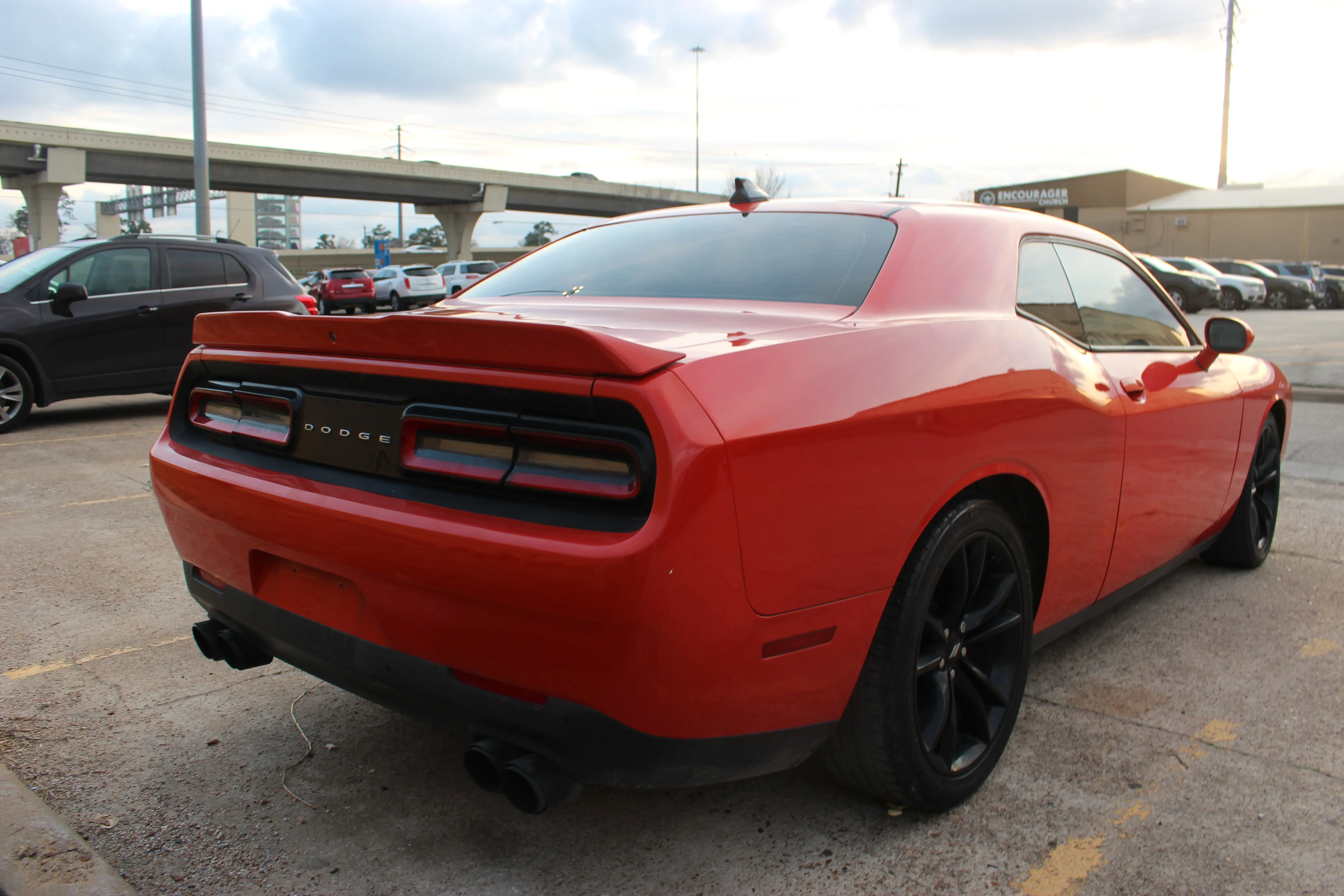 2017 Dodge Challenger SXT Plus photo 5