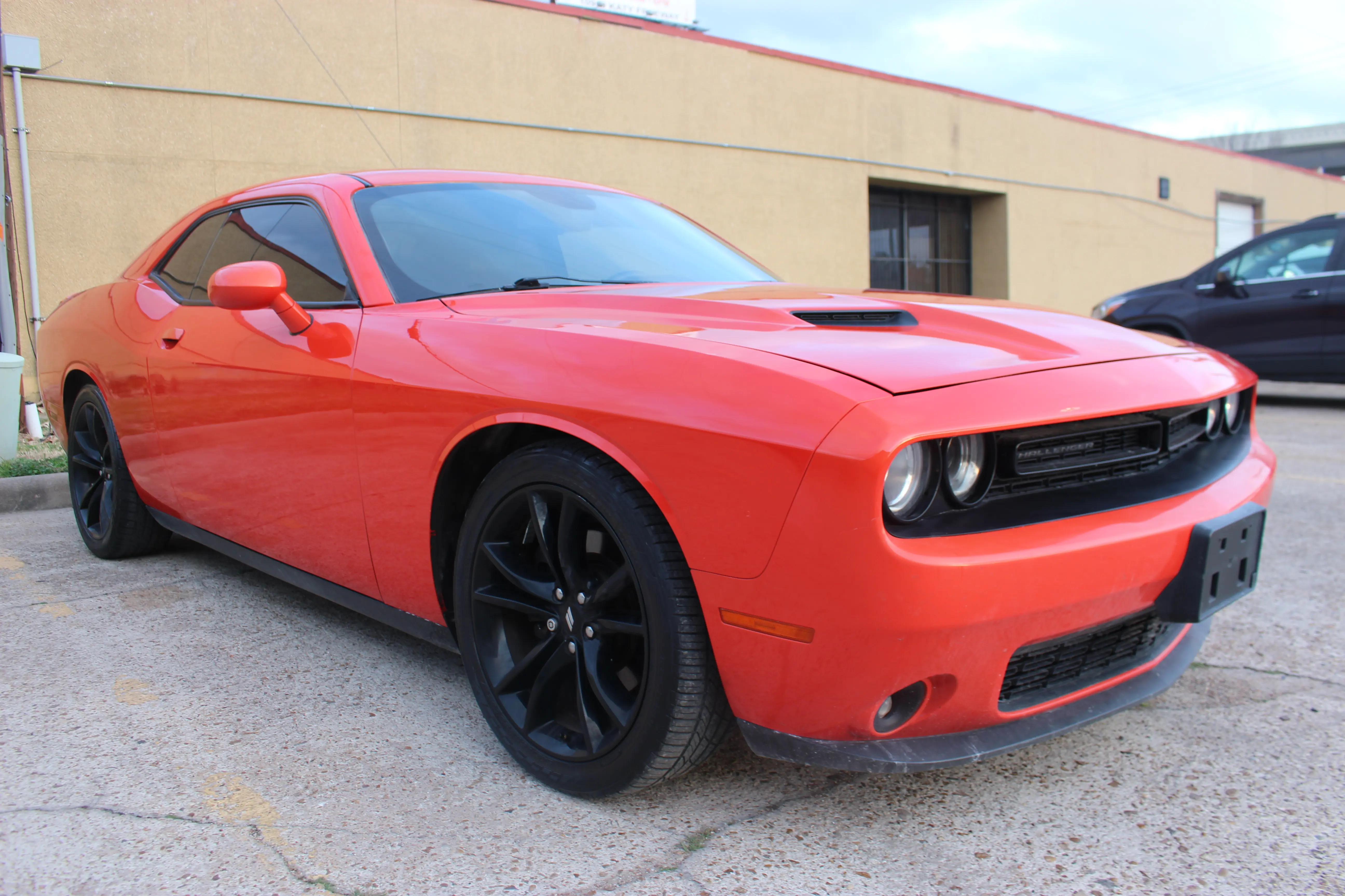 2017 Dodge Challenger SXT Plus photo 3