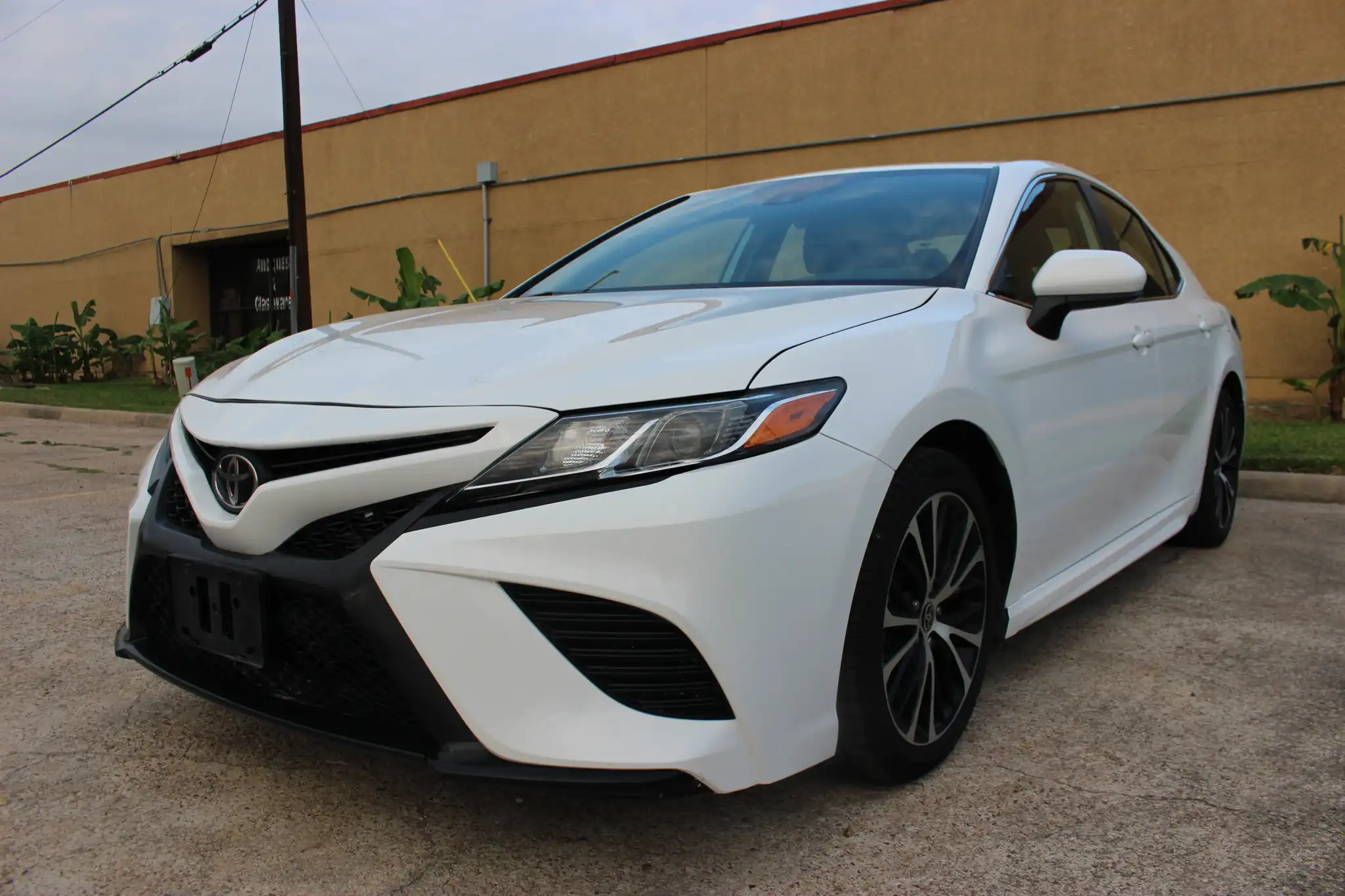 2020 Toyota Camry 2.5 Auto SE's photo