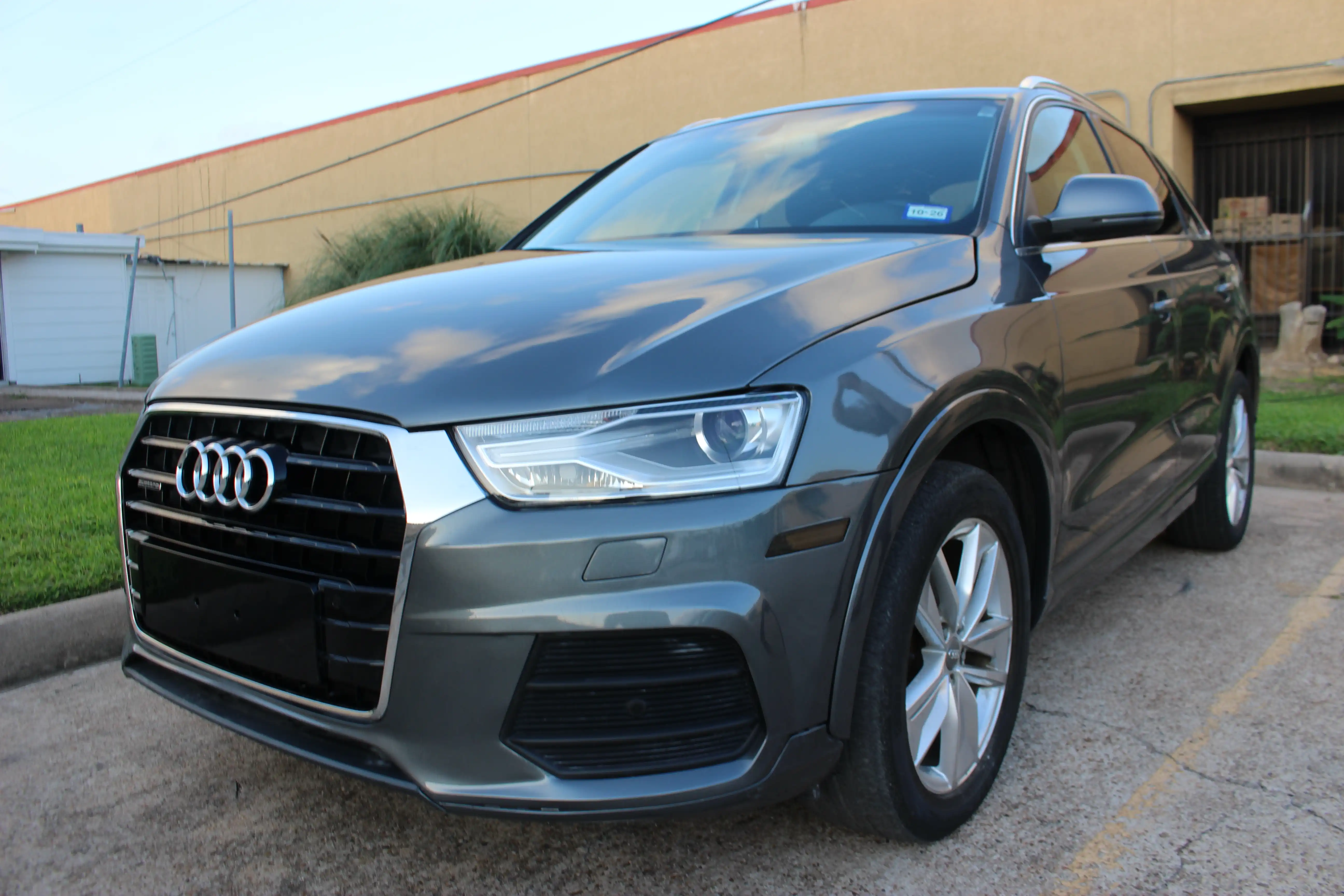 2016 Audi Q3 2.0T quattro tiptronic Premium Plus's photo