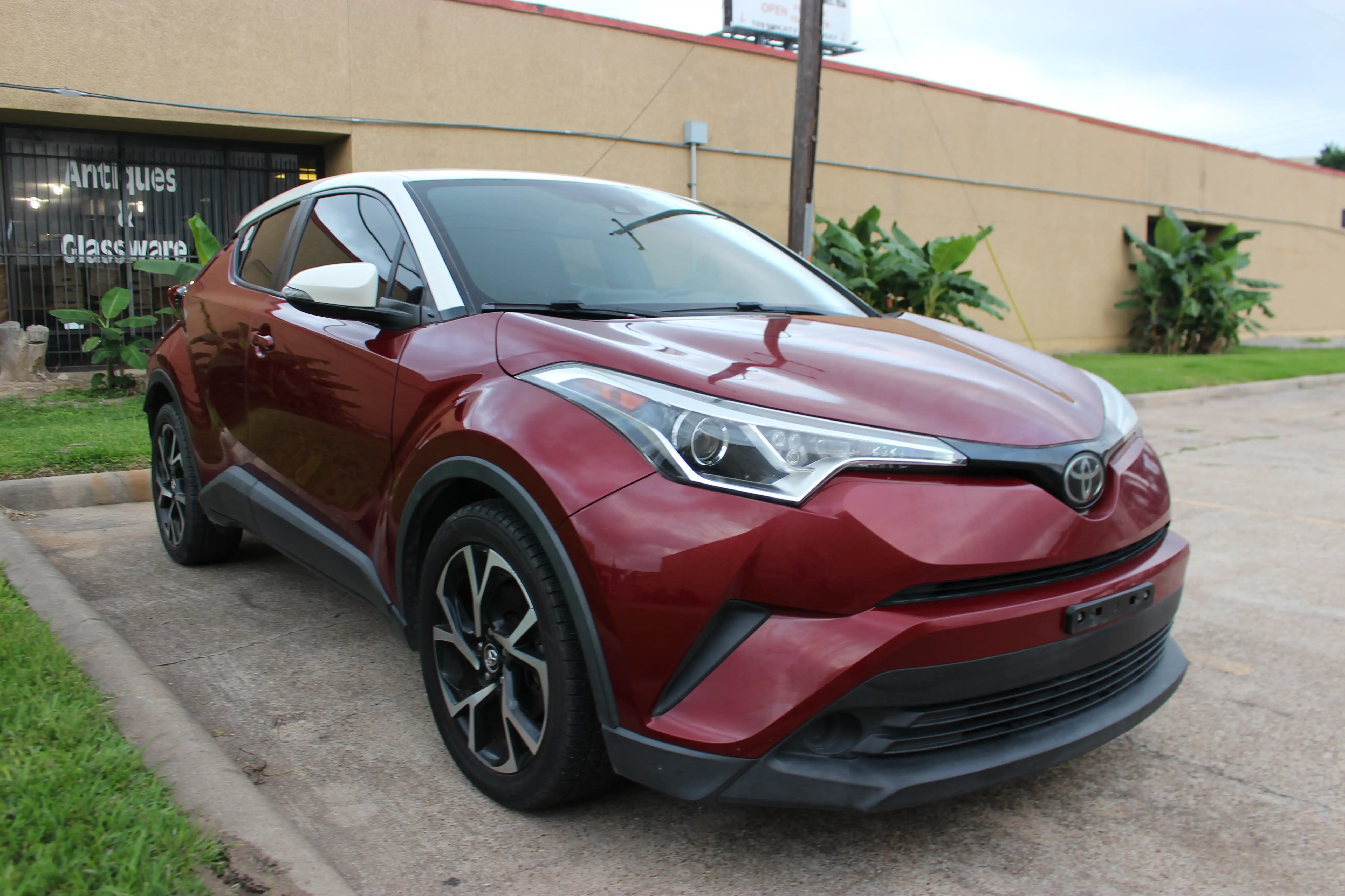 2018 Toyota C-HR XLE's photo