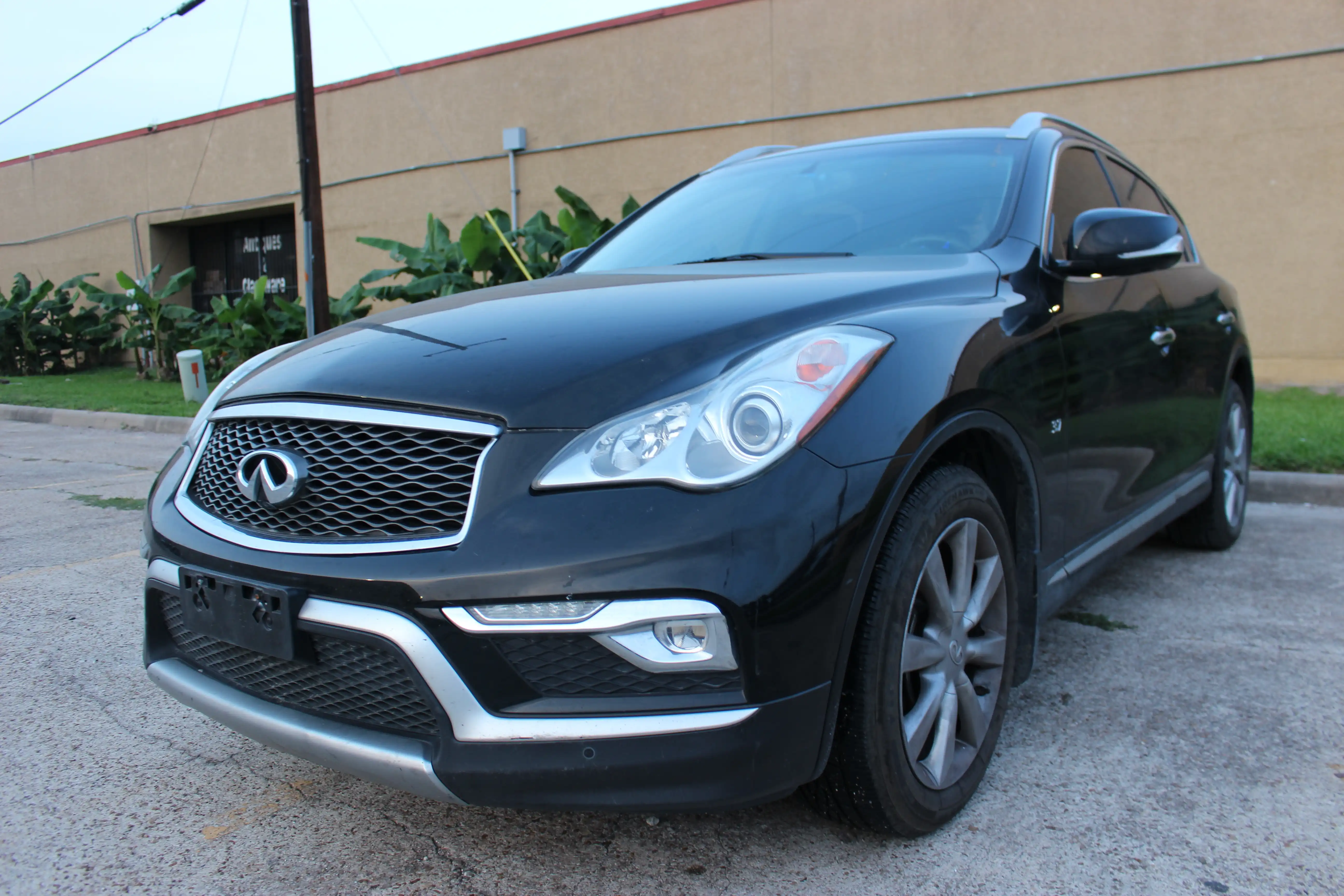 2016 INFINITI QX50 Base's photo