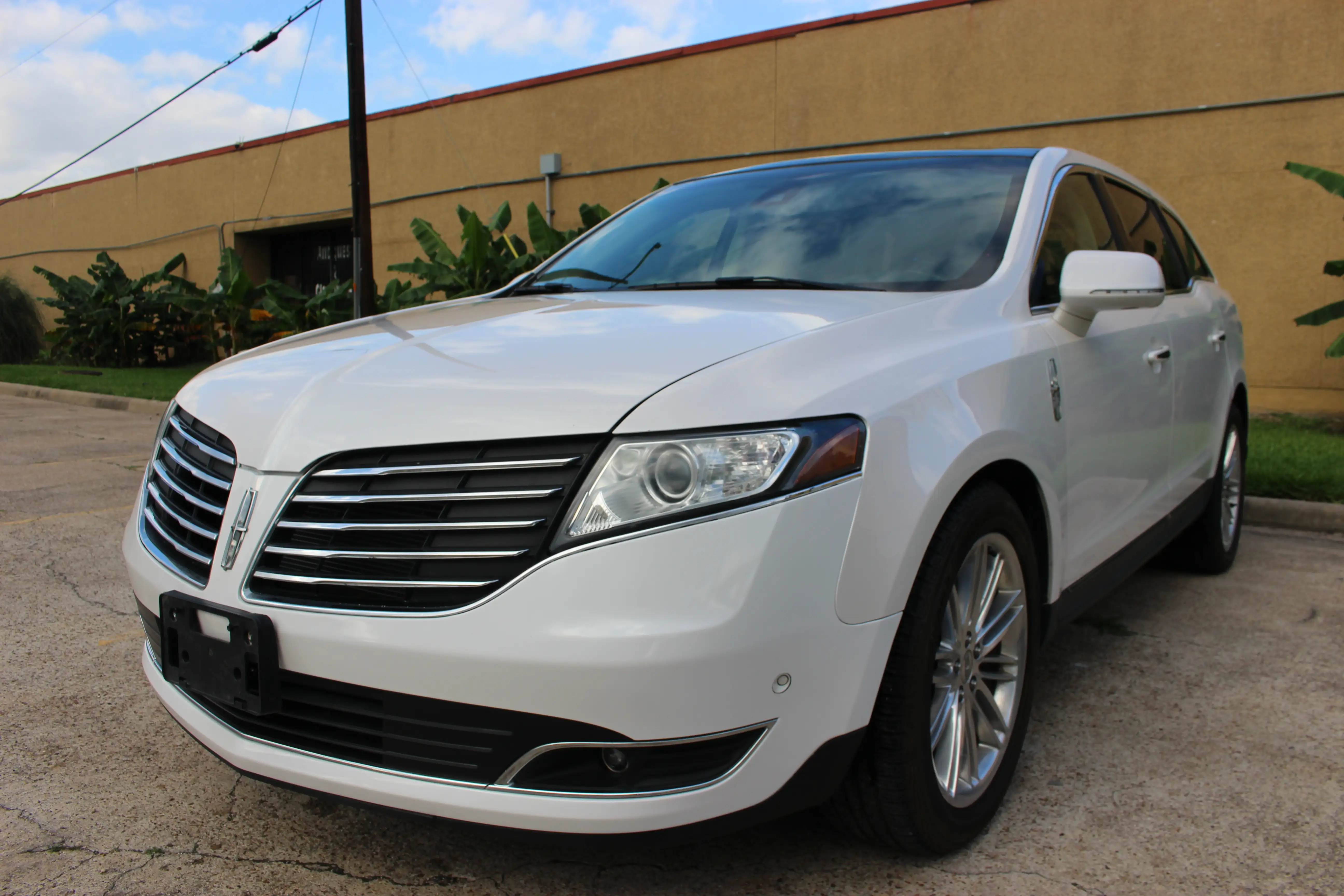 2018 Lincoln MKT 3.5 Reserve AWD's photo