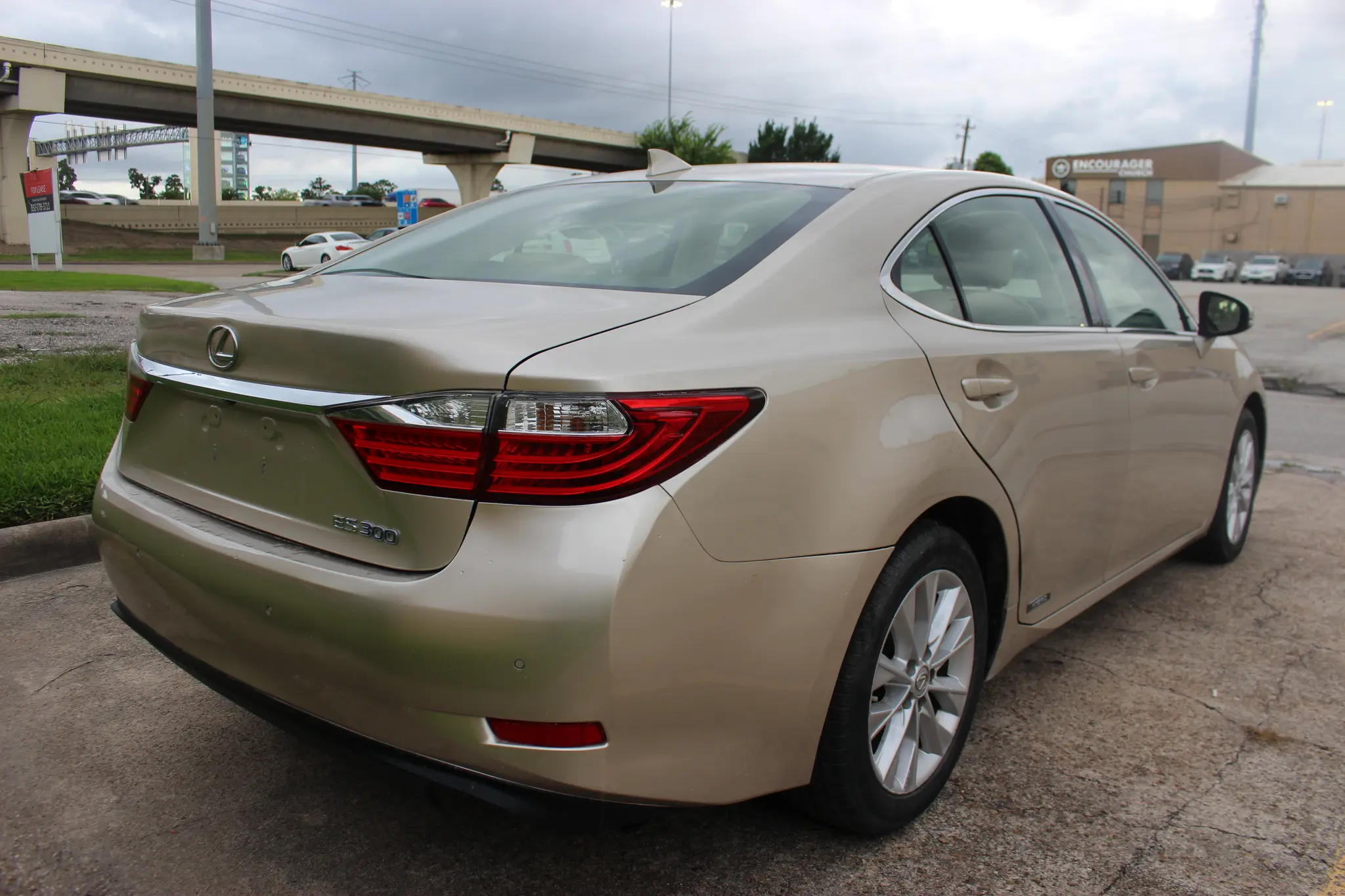 2015 Lexus ES 300h 300h photo 5