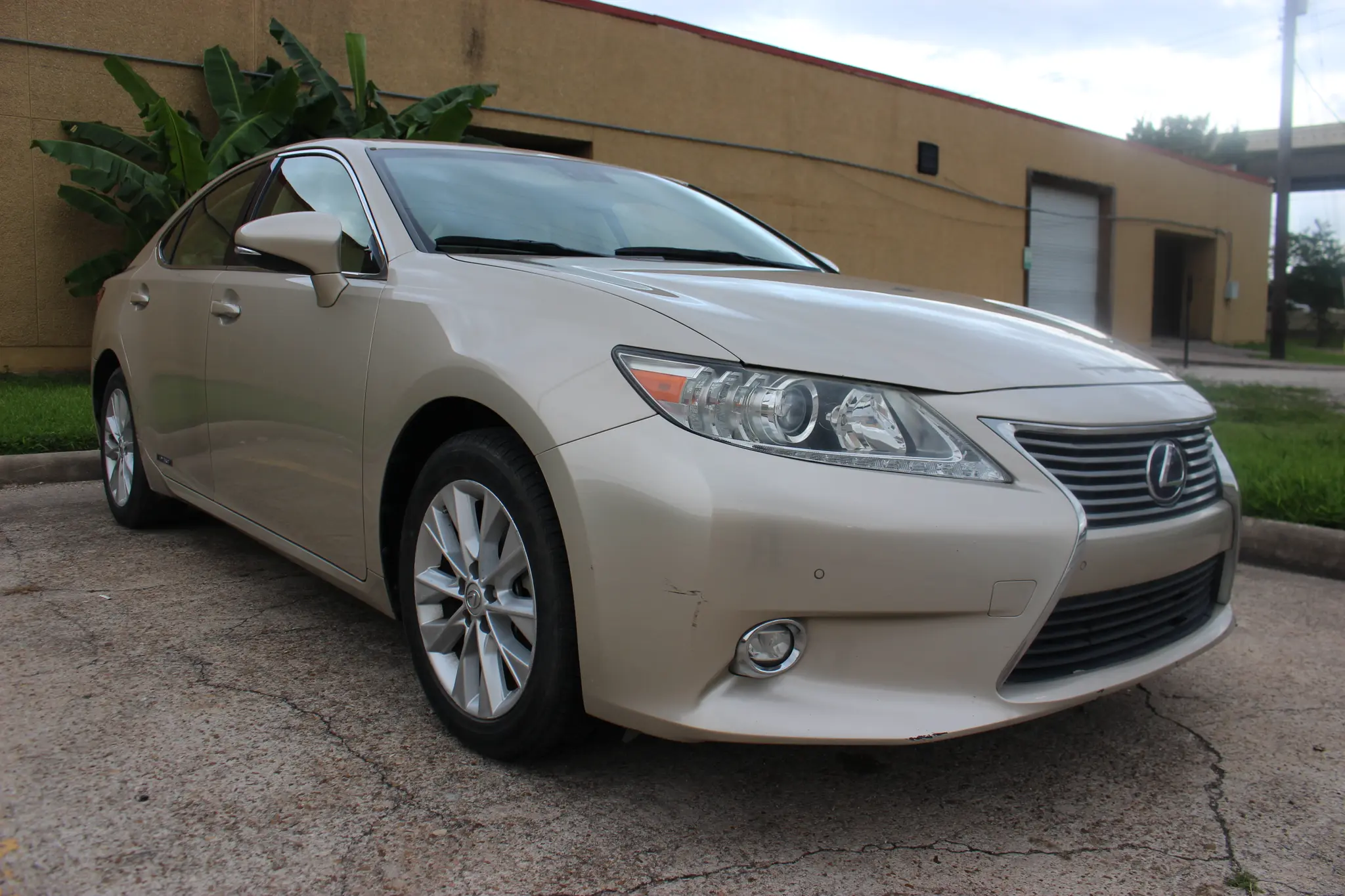2015 Lexus ES 300h 300h photo 3