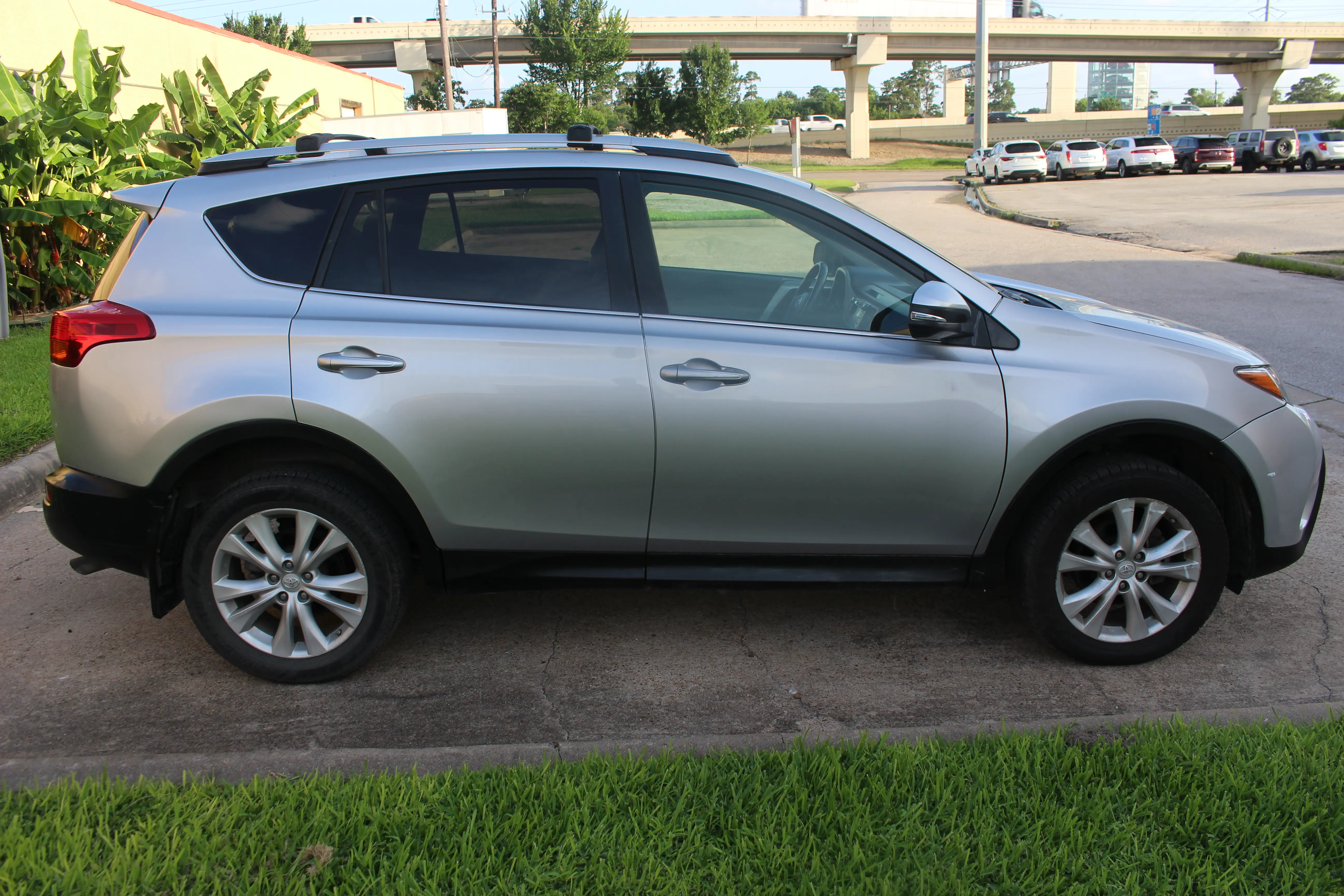 2013 Toyota RAV4 Limited photo 4