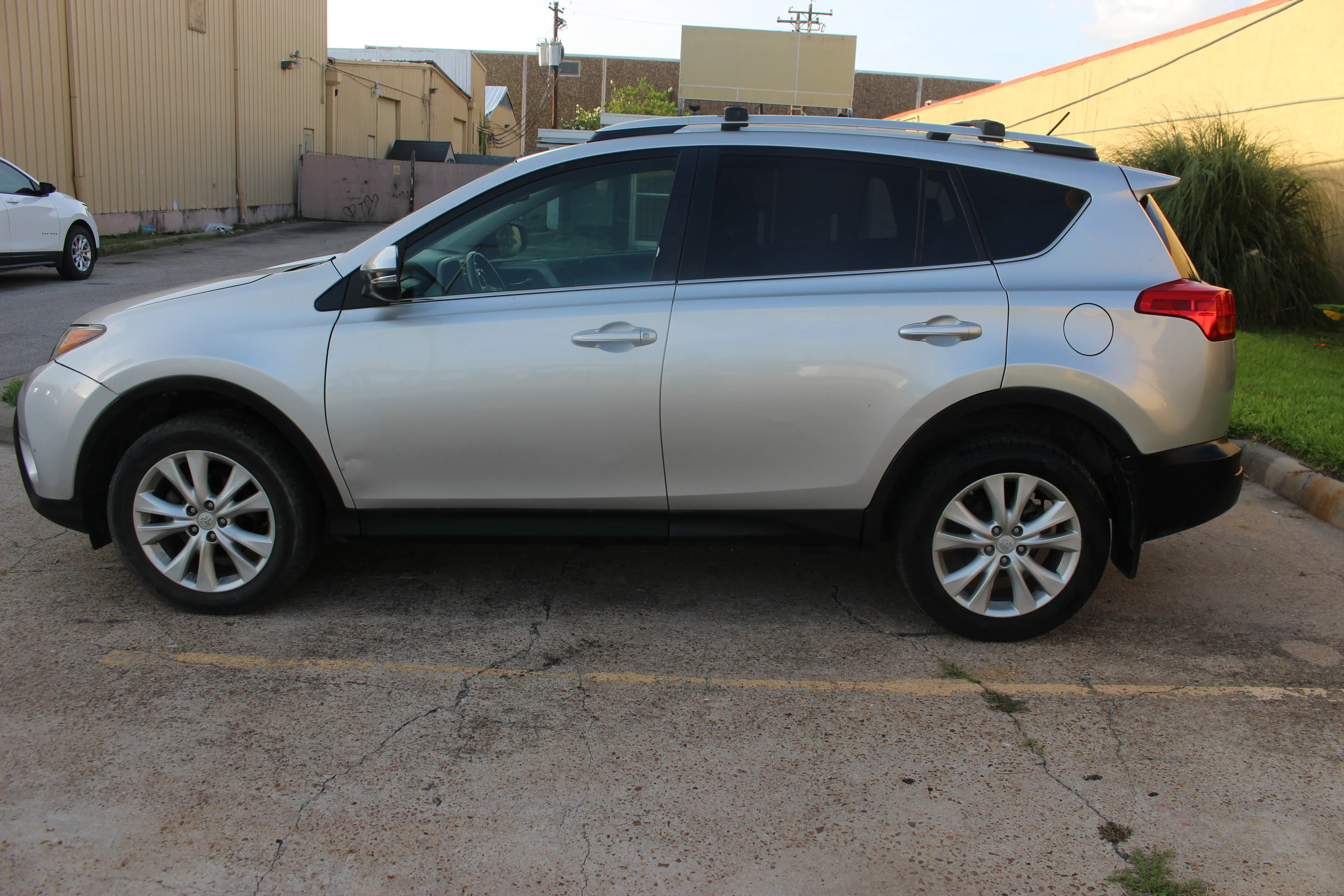2013 Toyota RAV4 Limited photo 3