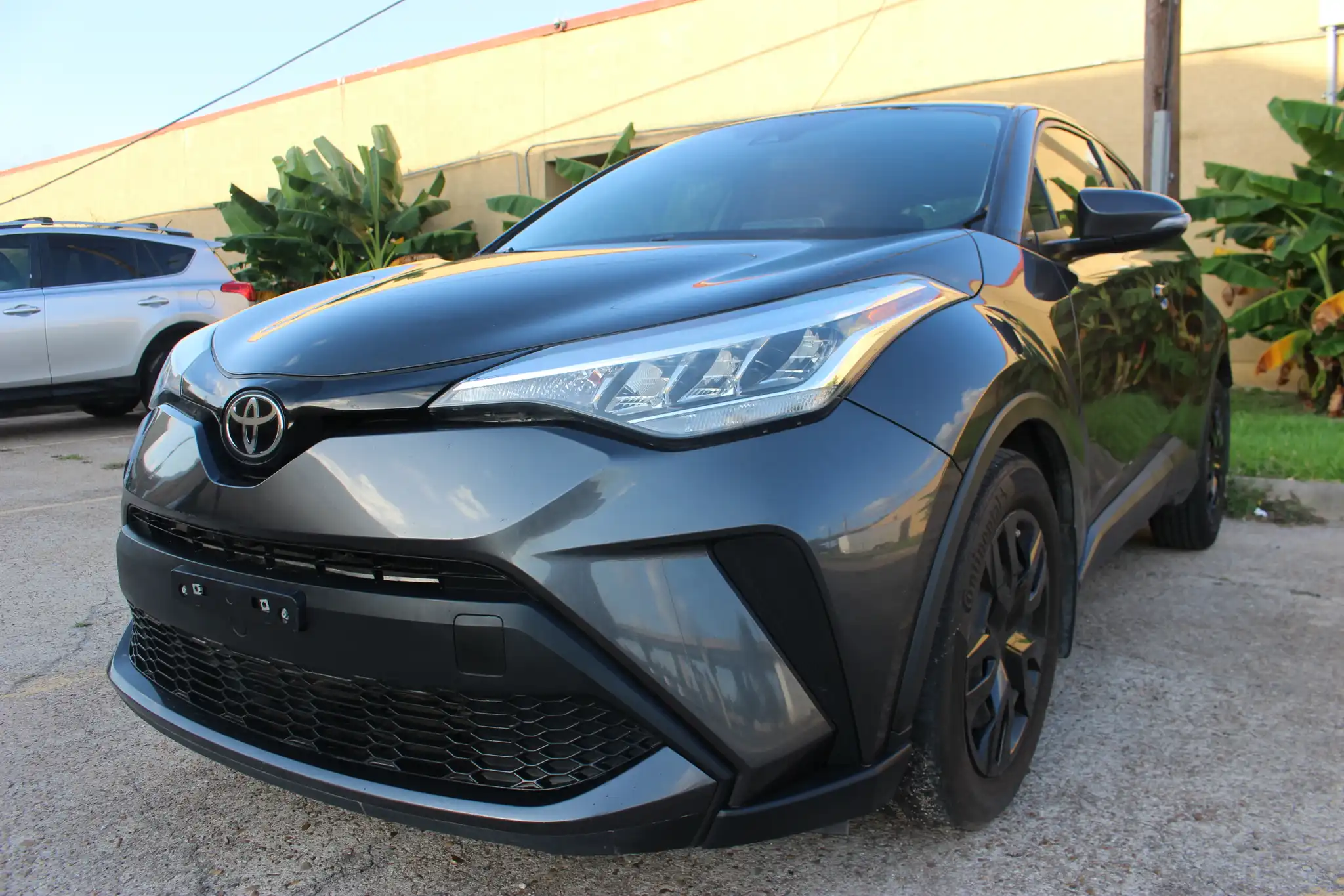 2021 Toyota C-HR LE's photo