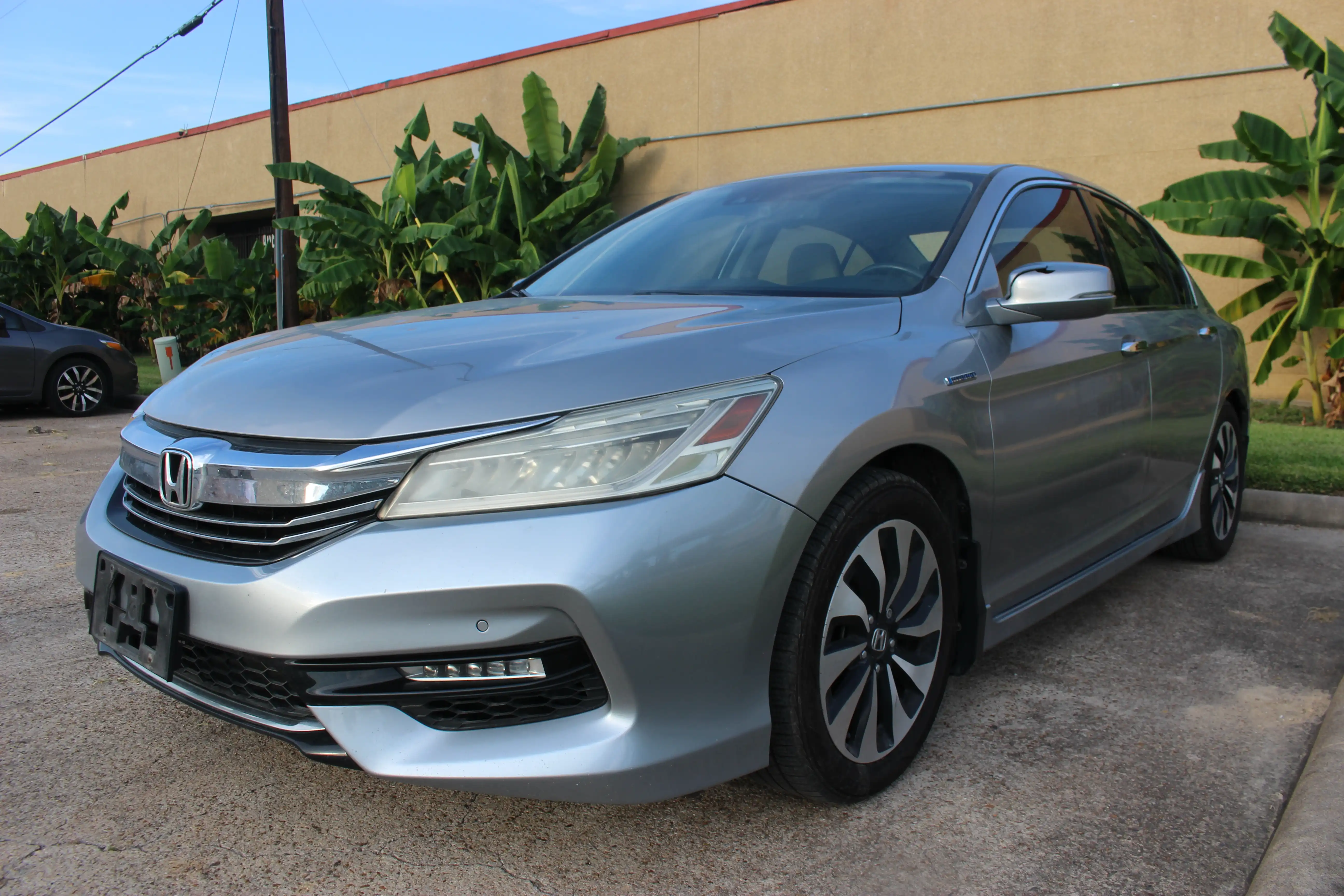 2017 Honda Accord Hybrid Touring's photo