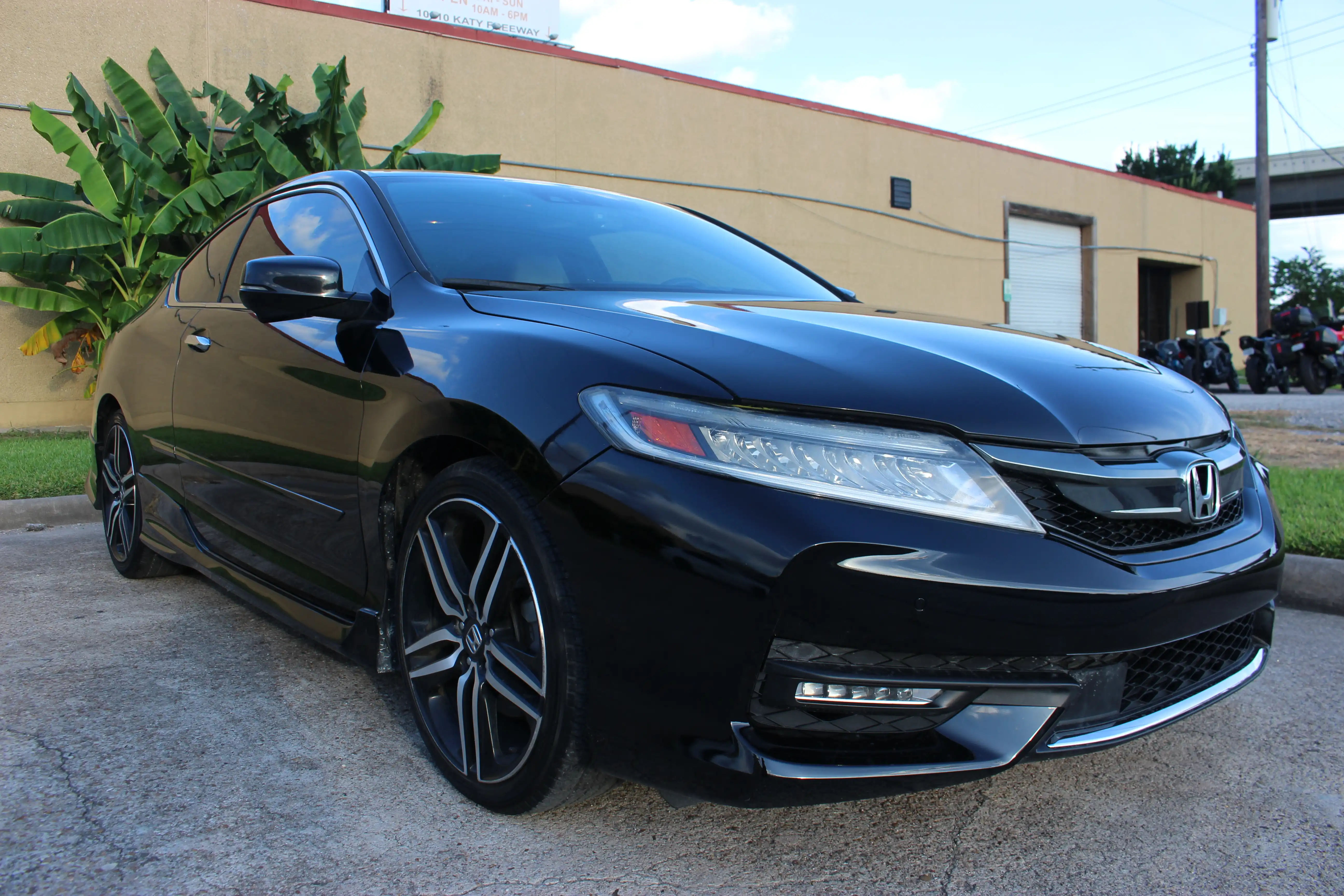 2016 Honda Accord Touring Auto's photo