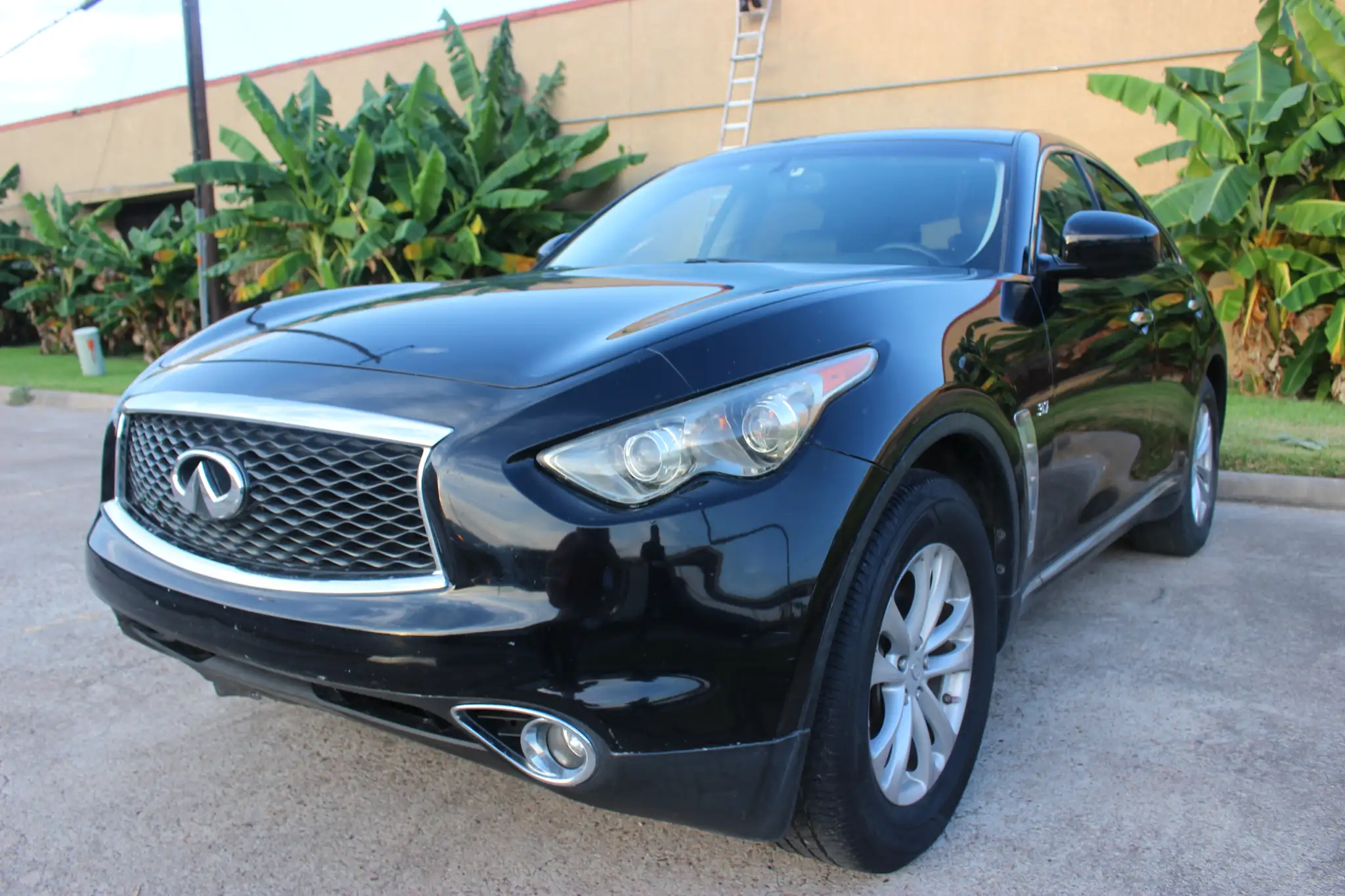 2017 INFINITI QX70 3.7's photo