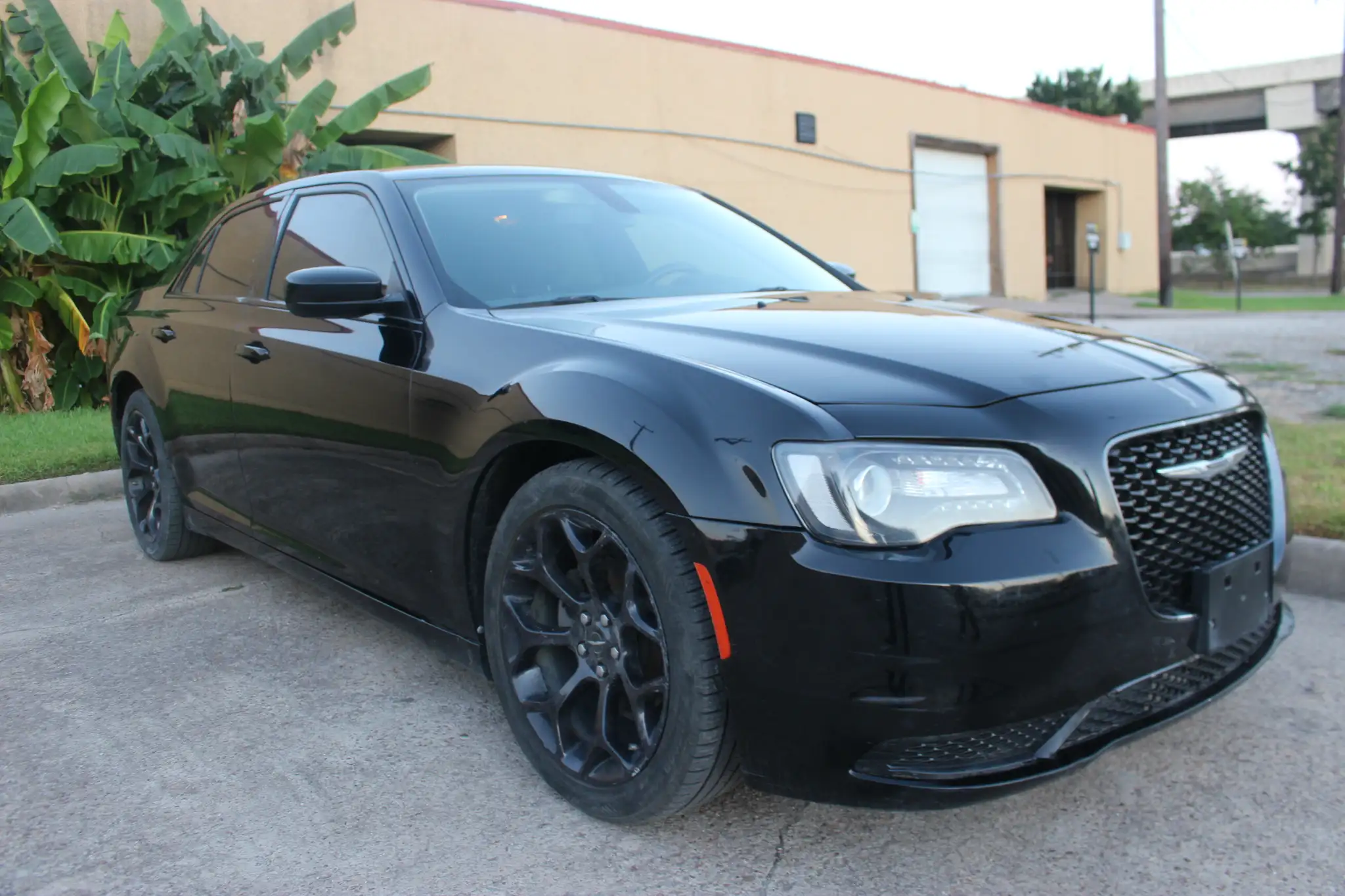 2020 Chrysler 300 Touring's photo