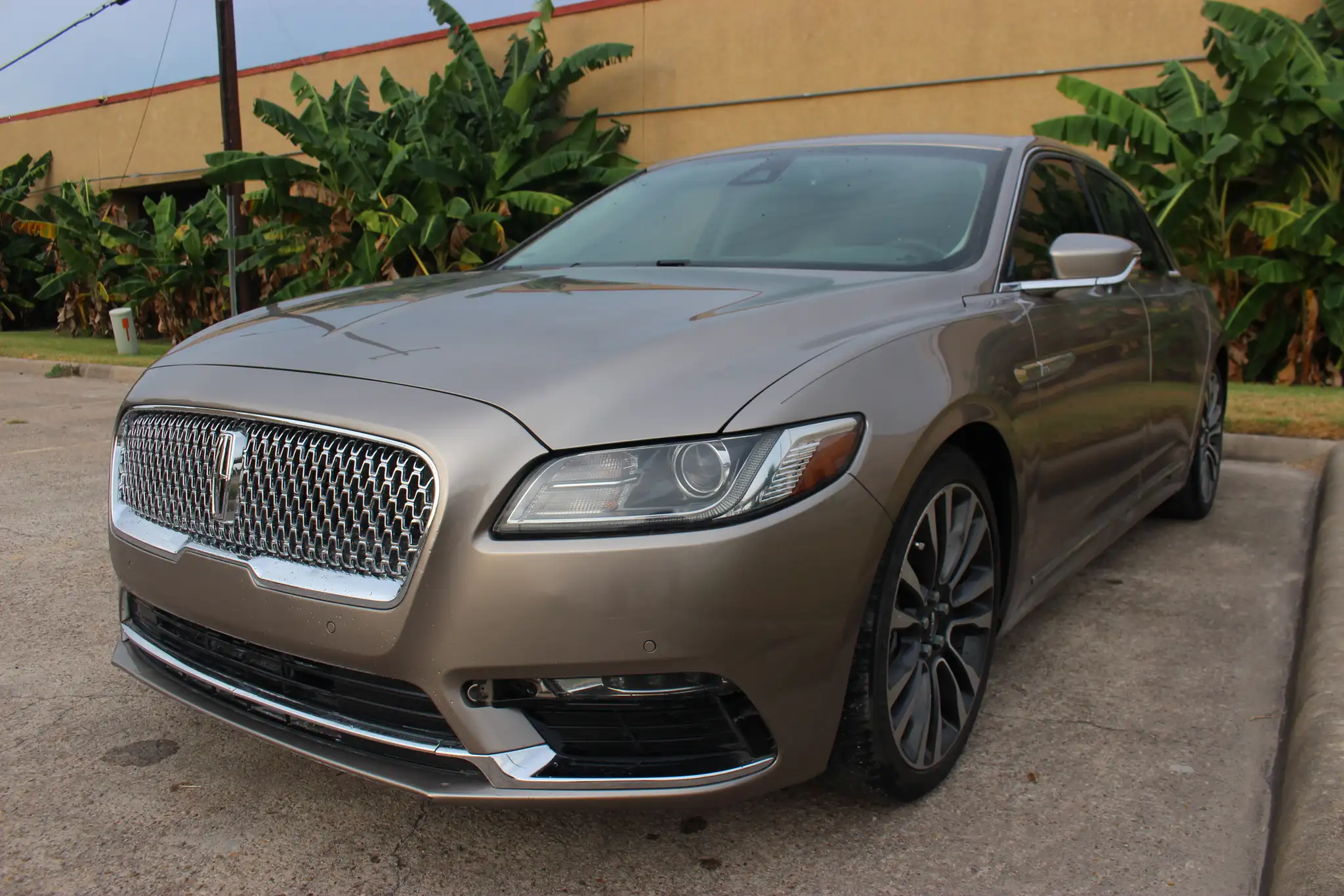 2018 Lincoln Continental Select FWD's photo