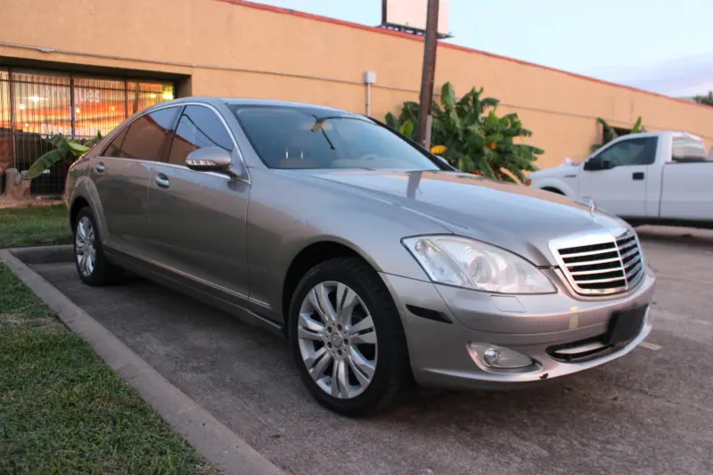 2008 Mercedes-Benz S-Class S550 photo 3