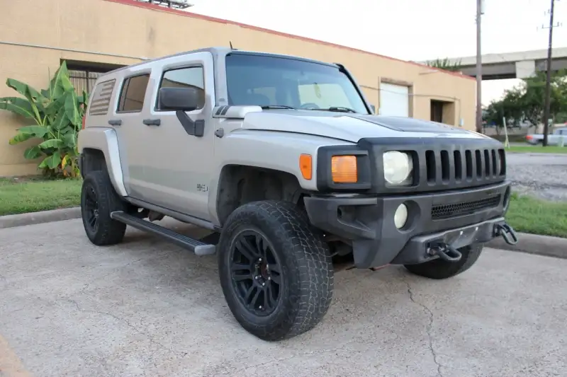 2007 Hummer H3 SUV's photo