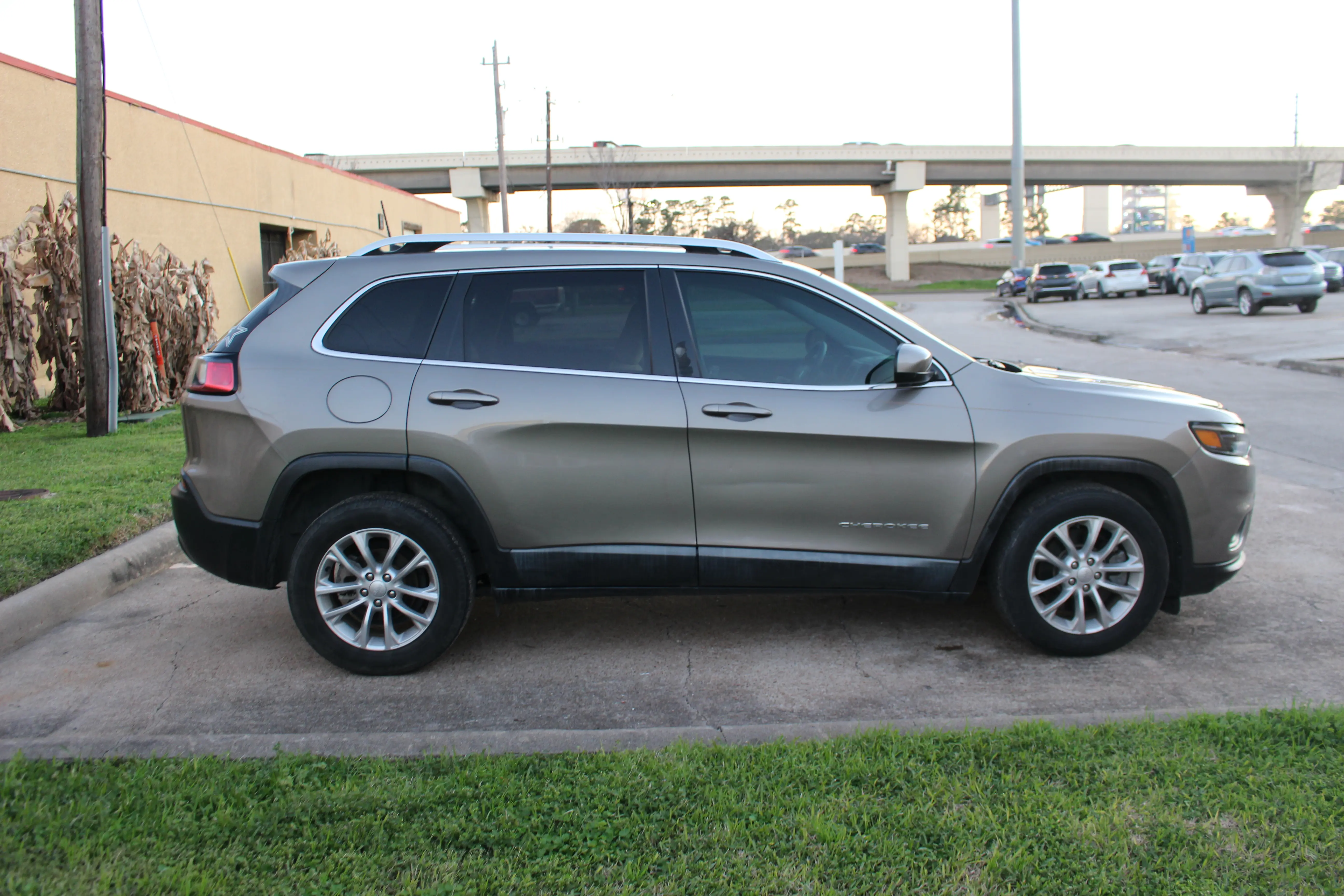 2019 Jeep Cherokee Latitude photo 4