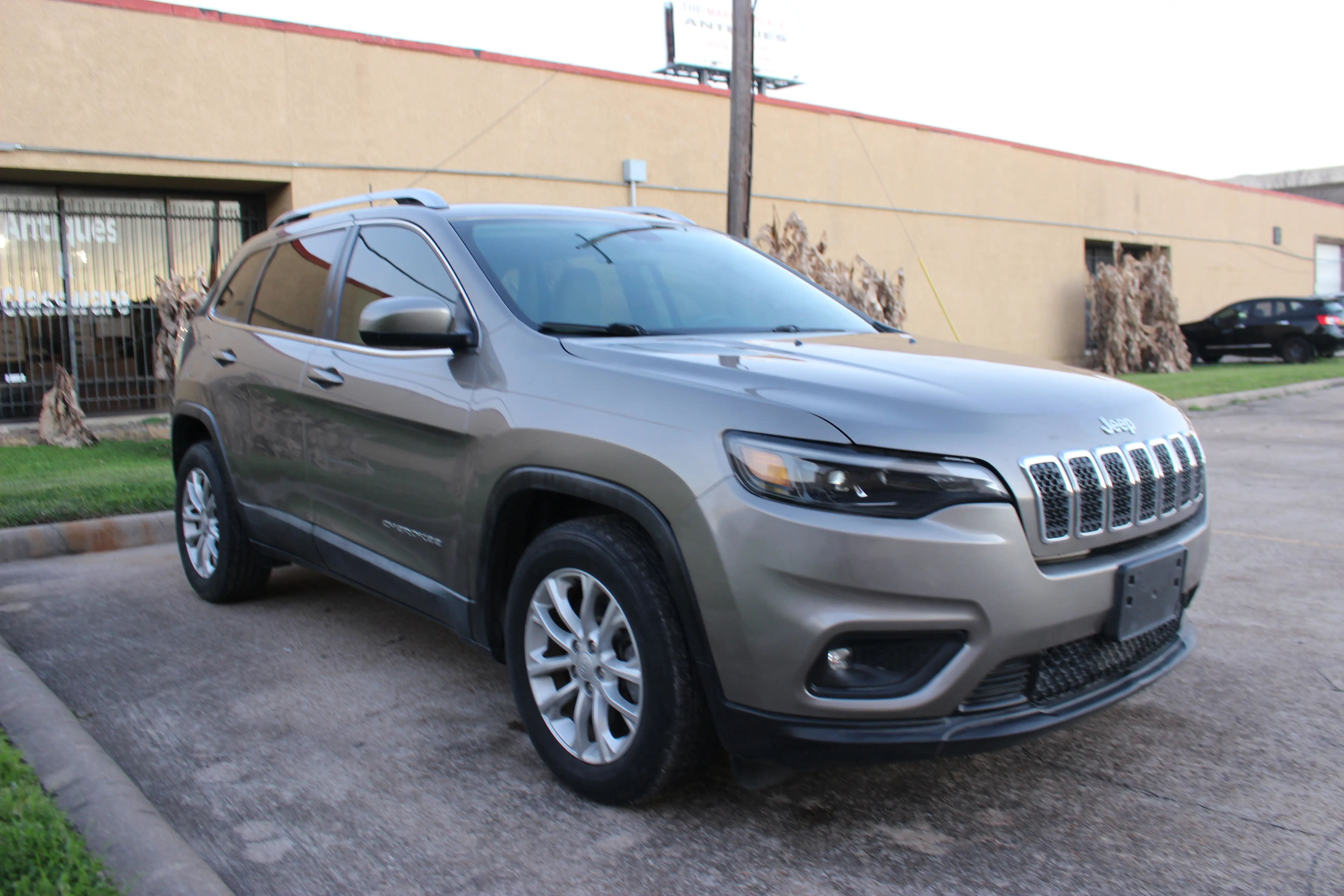 2019 Jeep Cherokee Latitude photo 3
