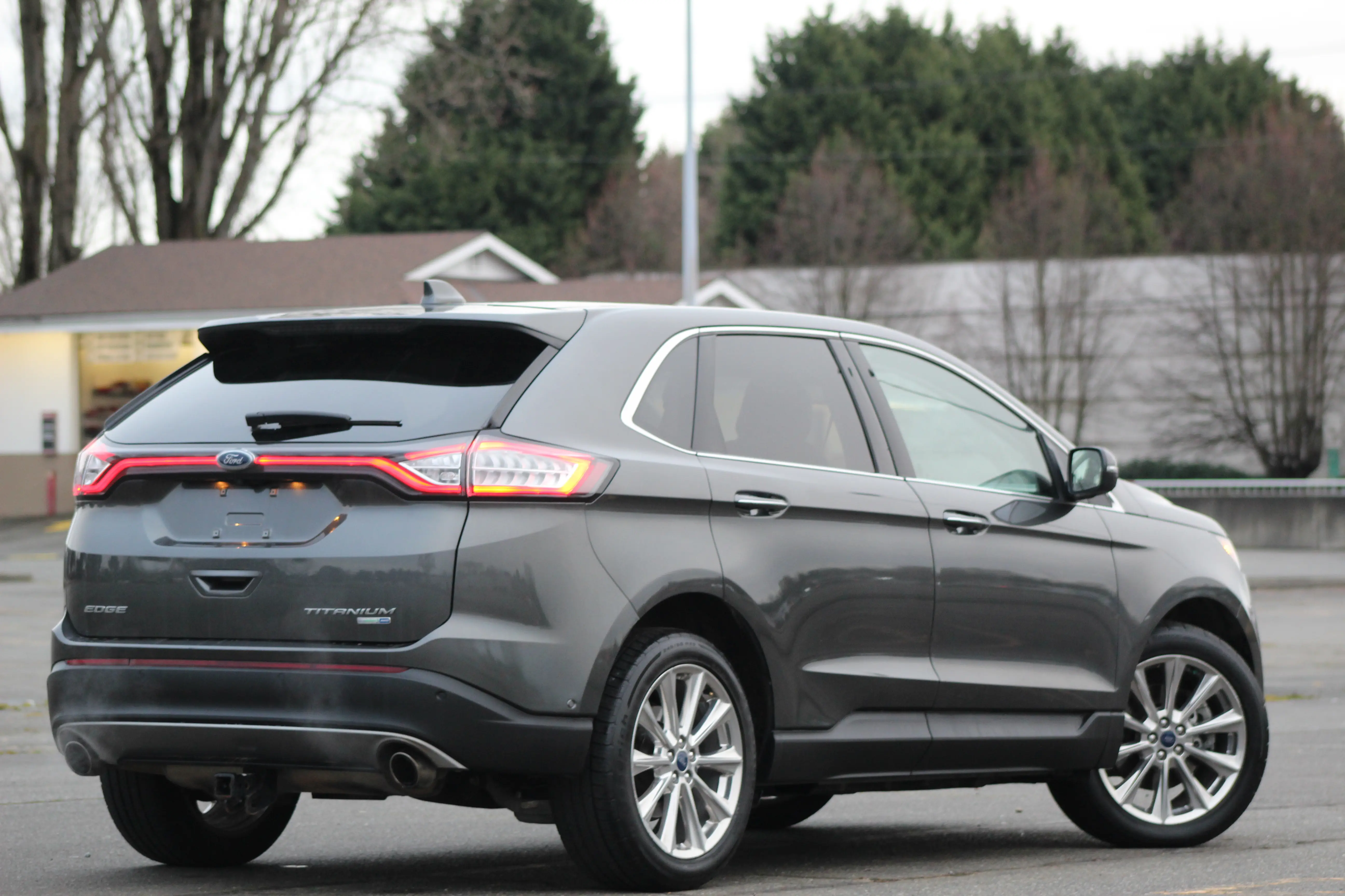 2017 Ford Edge Titanium AWD photo 4