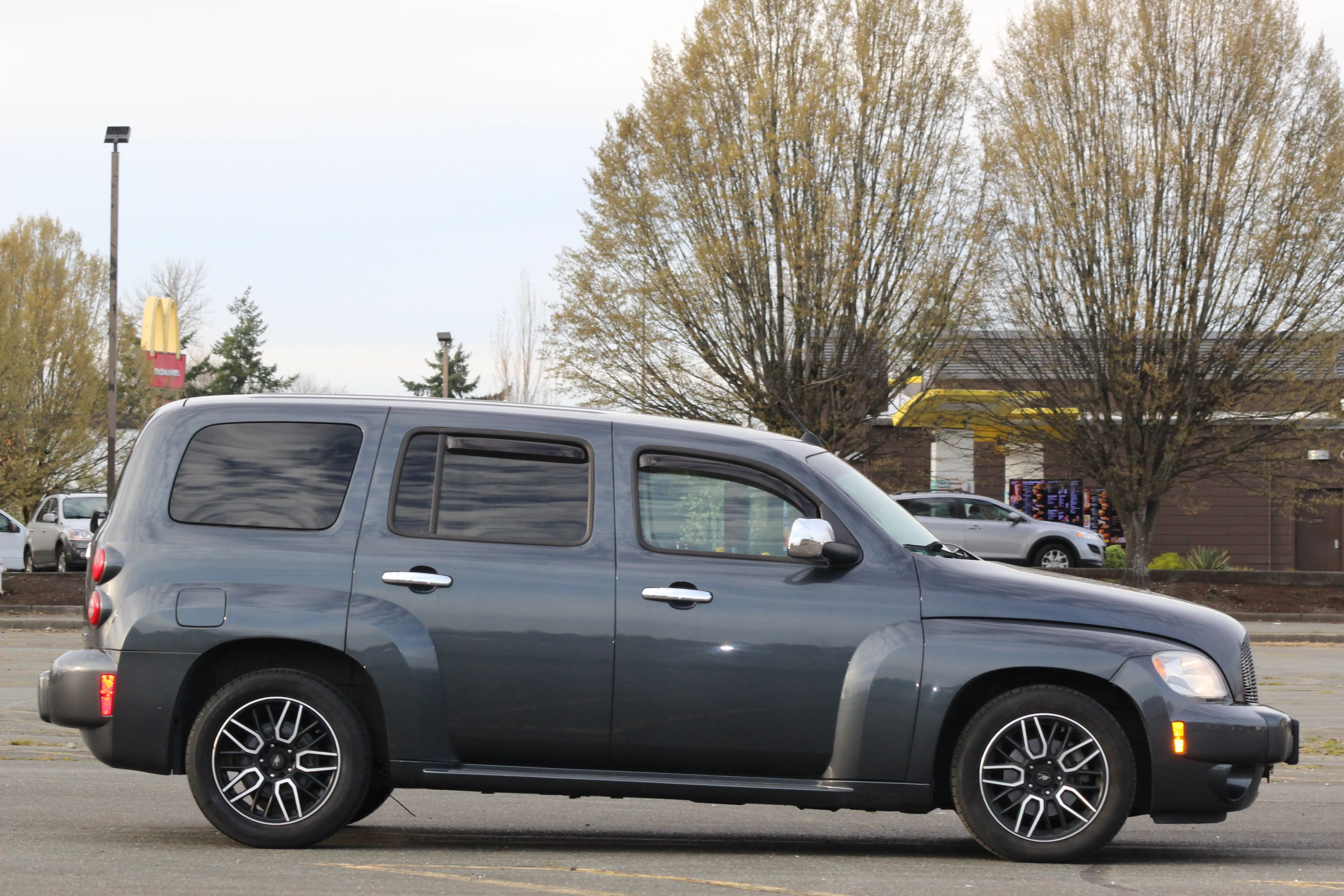 2011 Chevrolet HHR LT photo 3