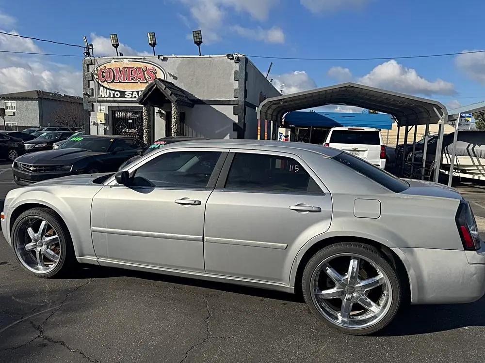2007 Chrysler 300 Base photo 4