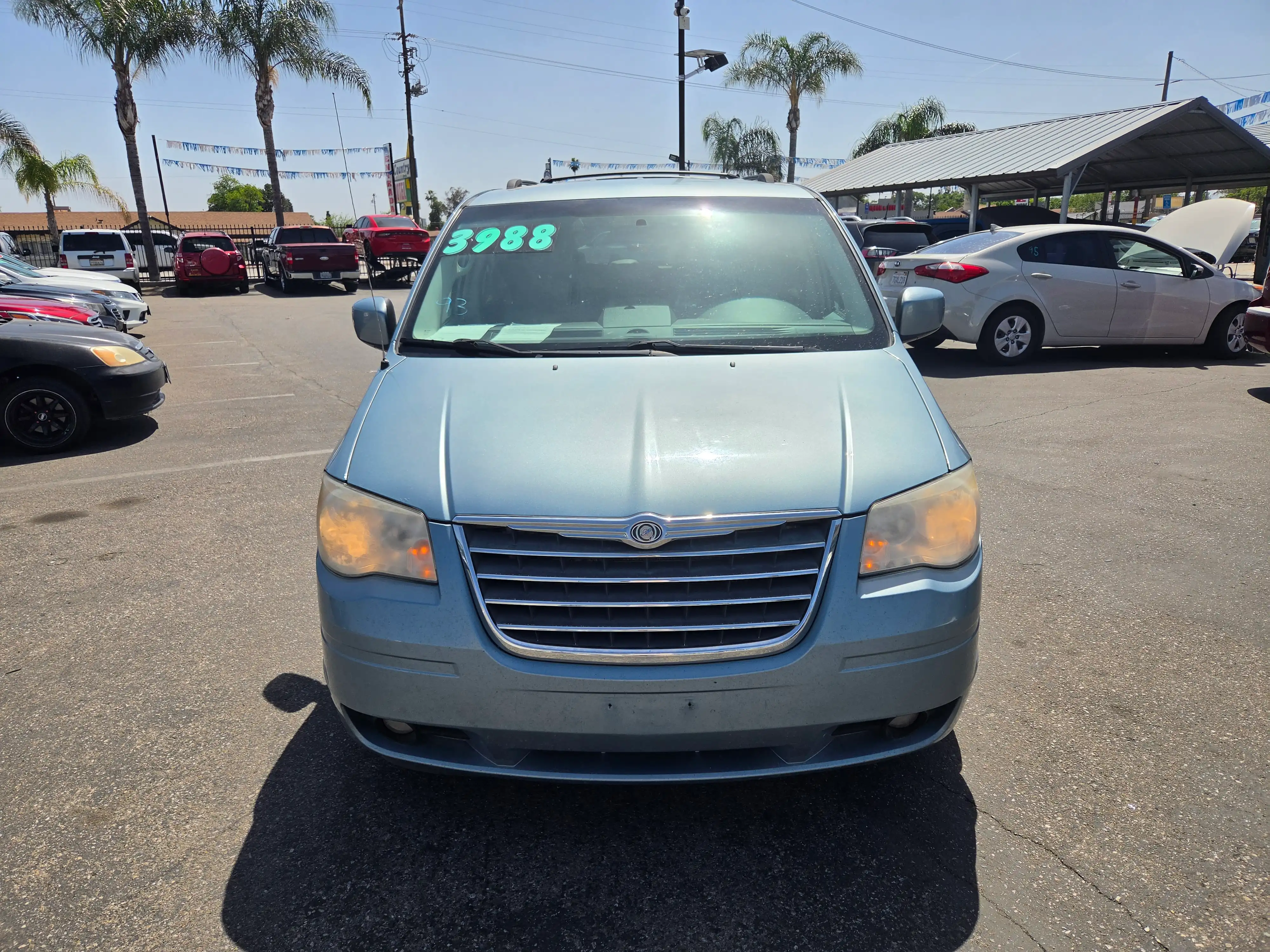 2010 Chrysler Town & Country Touring's photo