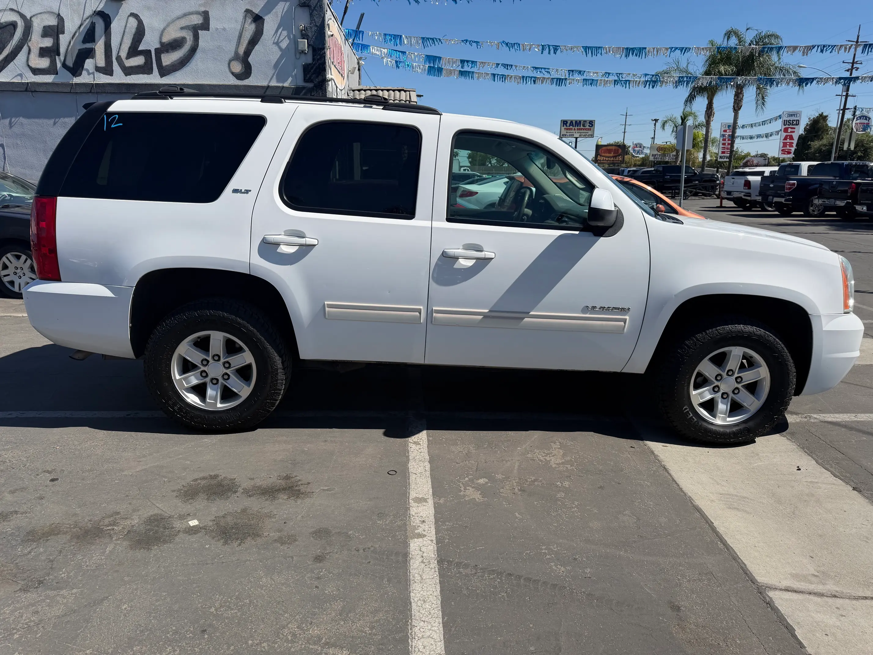 2012 GMC Yukon 4WD SLT photo 5