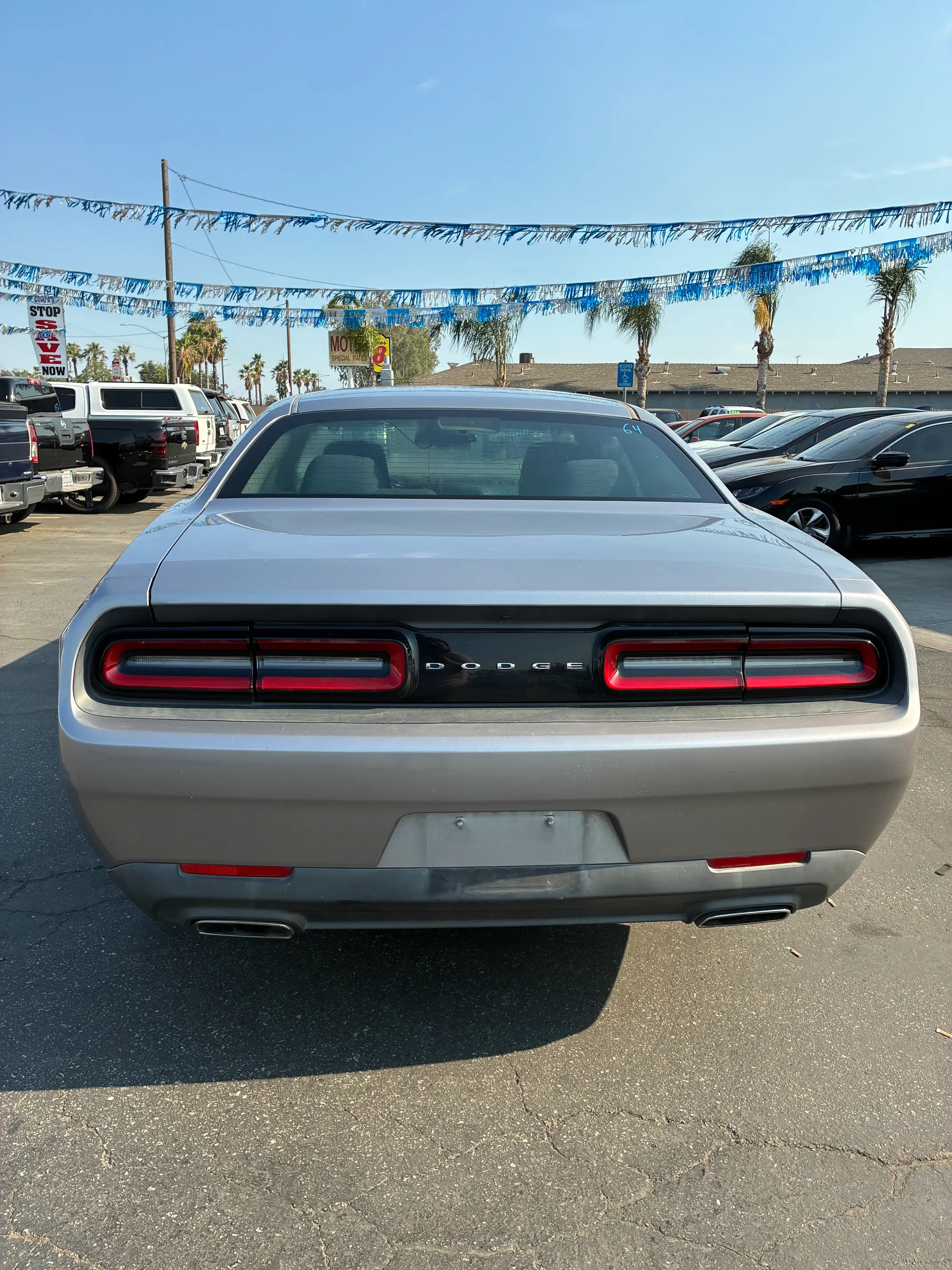 2016 Dodge Challenger SXT photo 5