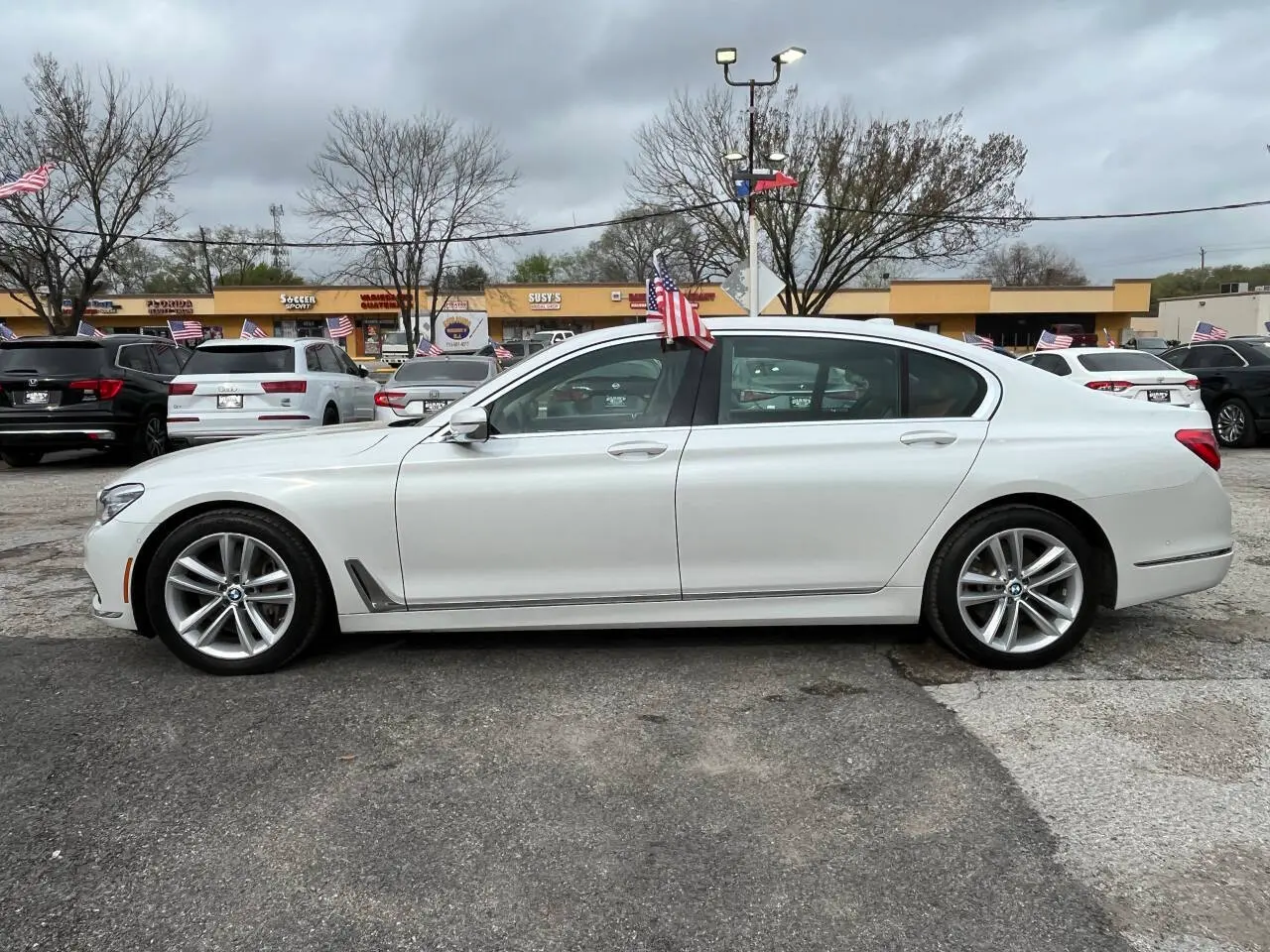 2019 BMW 7 Series 750i photo 4