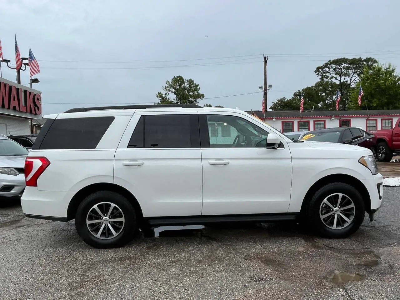 2020 Ford Expedition XLT photo 5