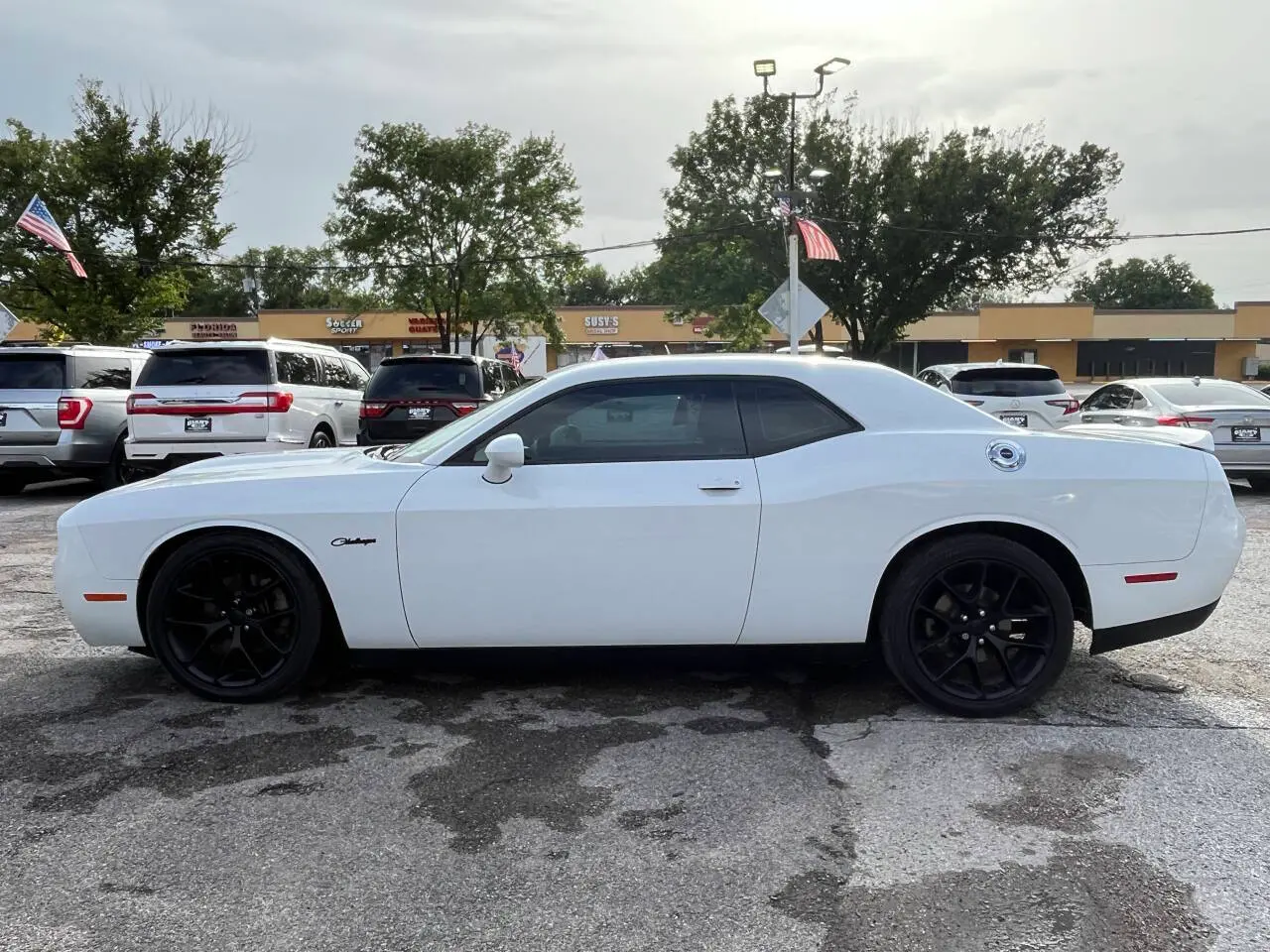 2021 Dodge Challenger GT Auto photo 4