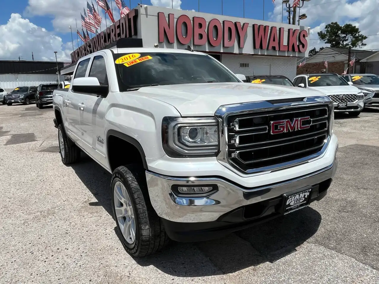 2016 GMC Sierra SLE 2WD Crew Cab Short Box's photo