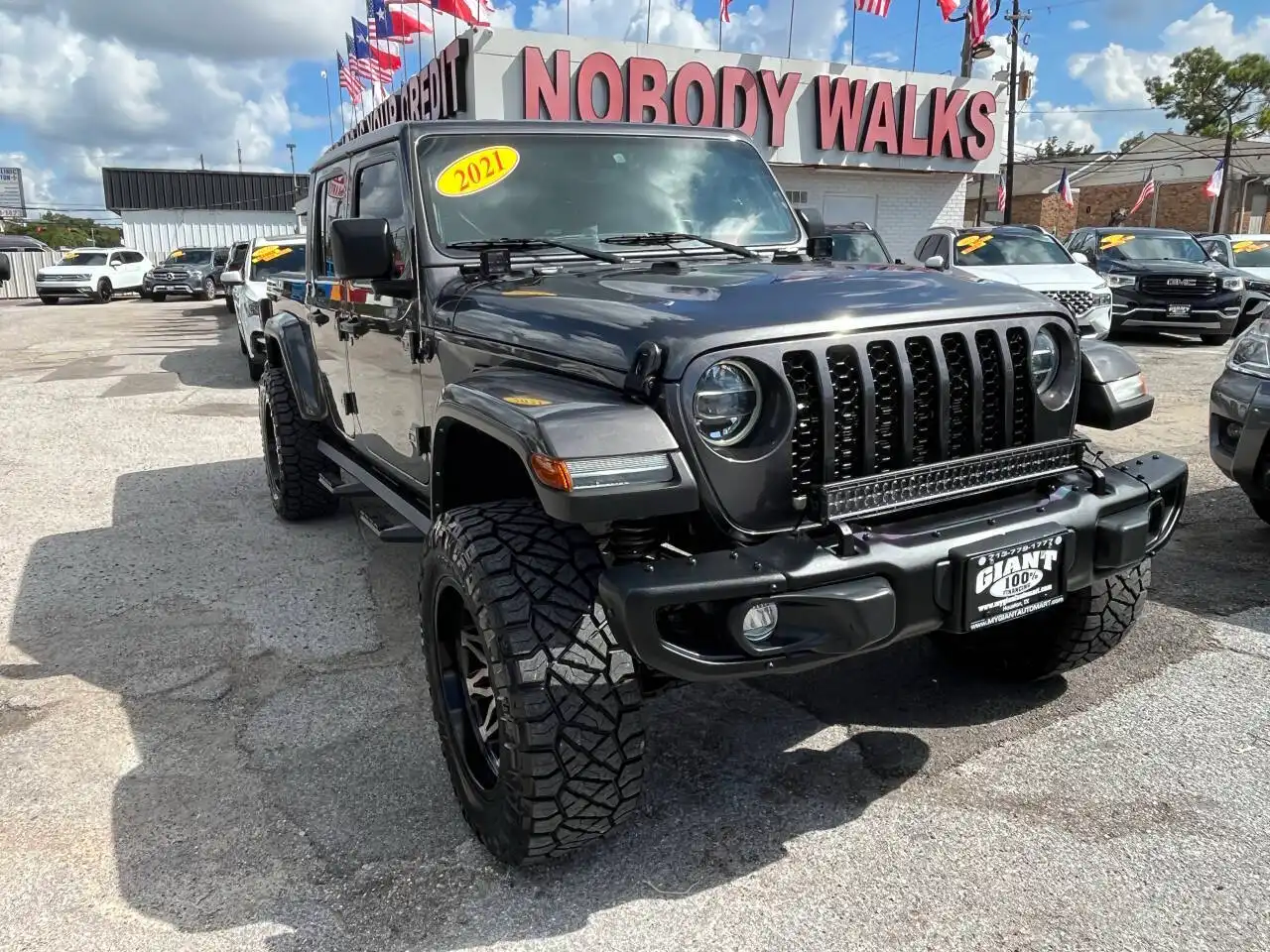 2021 Jeep Gladiator 5.0 Freedom 4dr Crew Cab ft. SB 4WD's photo
