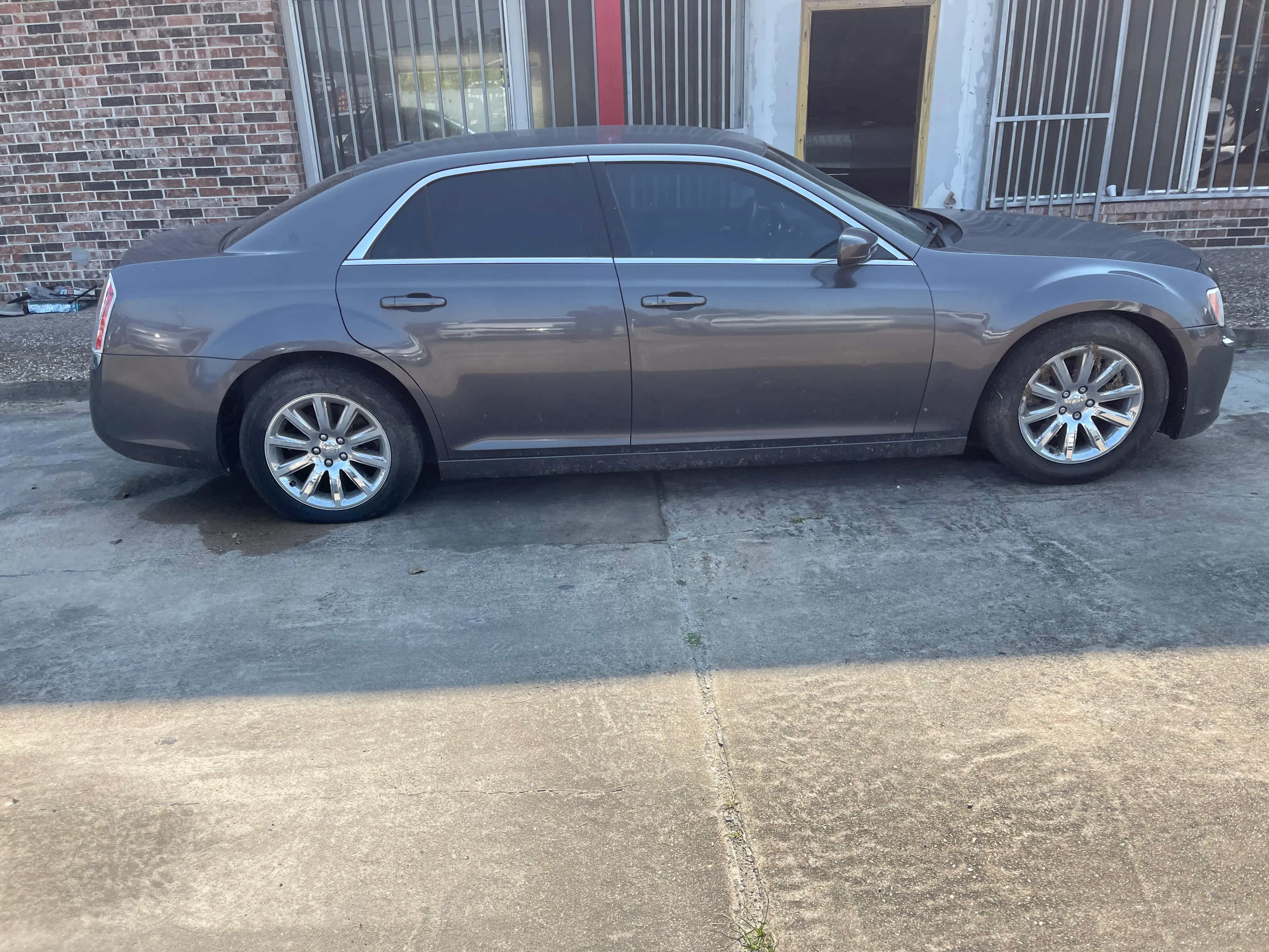 2013 Chrysler 300 Base photo 4