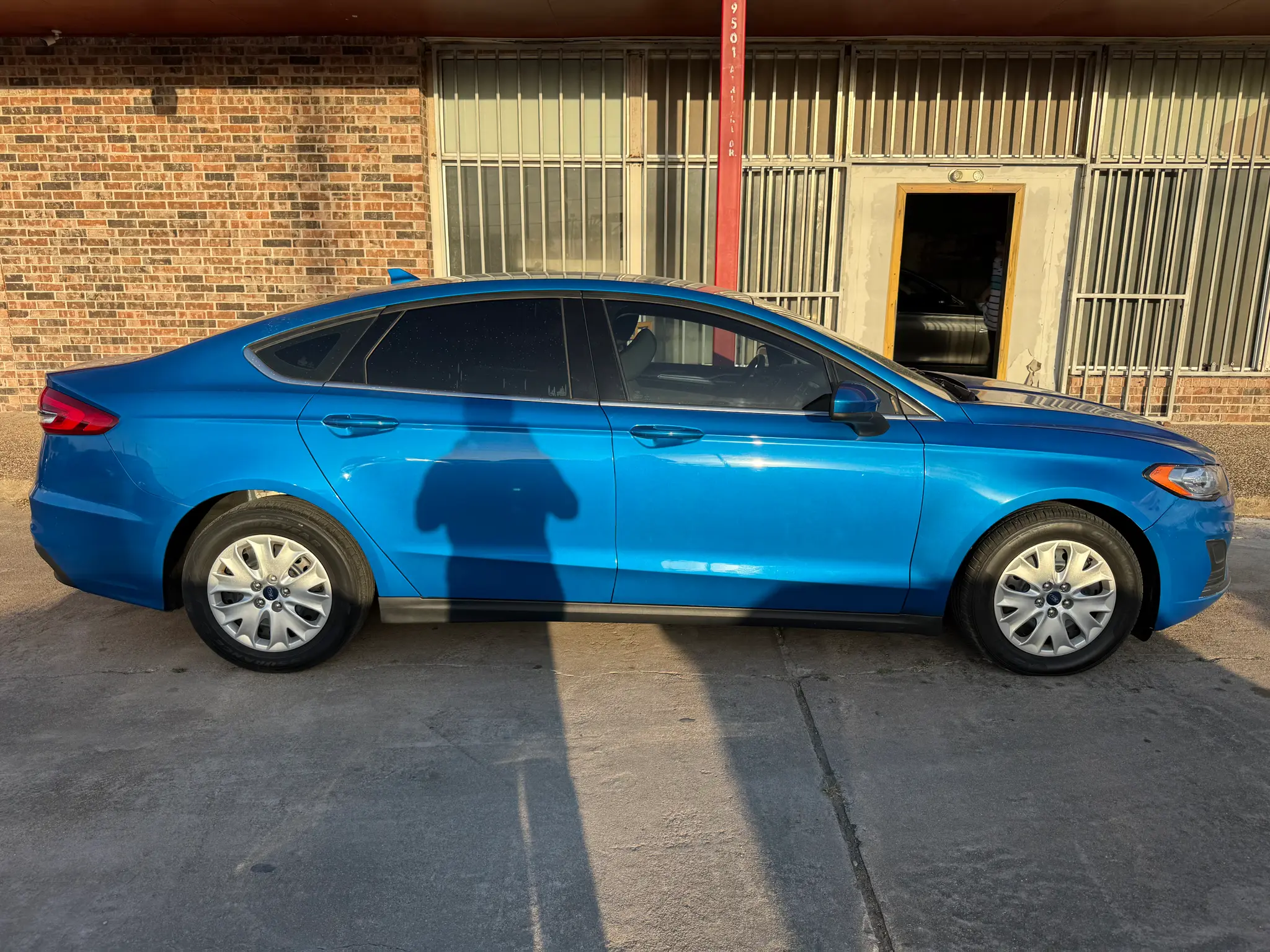2020 Ford Fusion S FWD photo 4