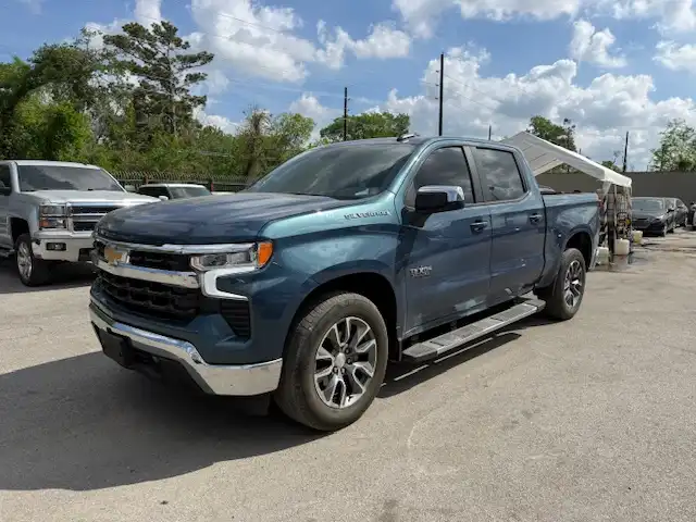 2024 Chevrolet Silverado 1500 LT Crew Cab Short Box's photo