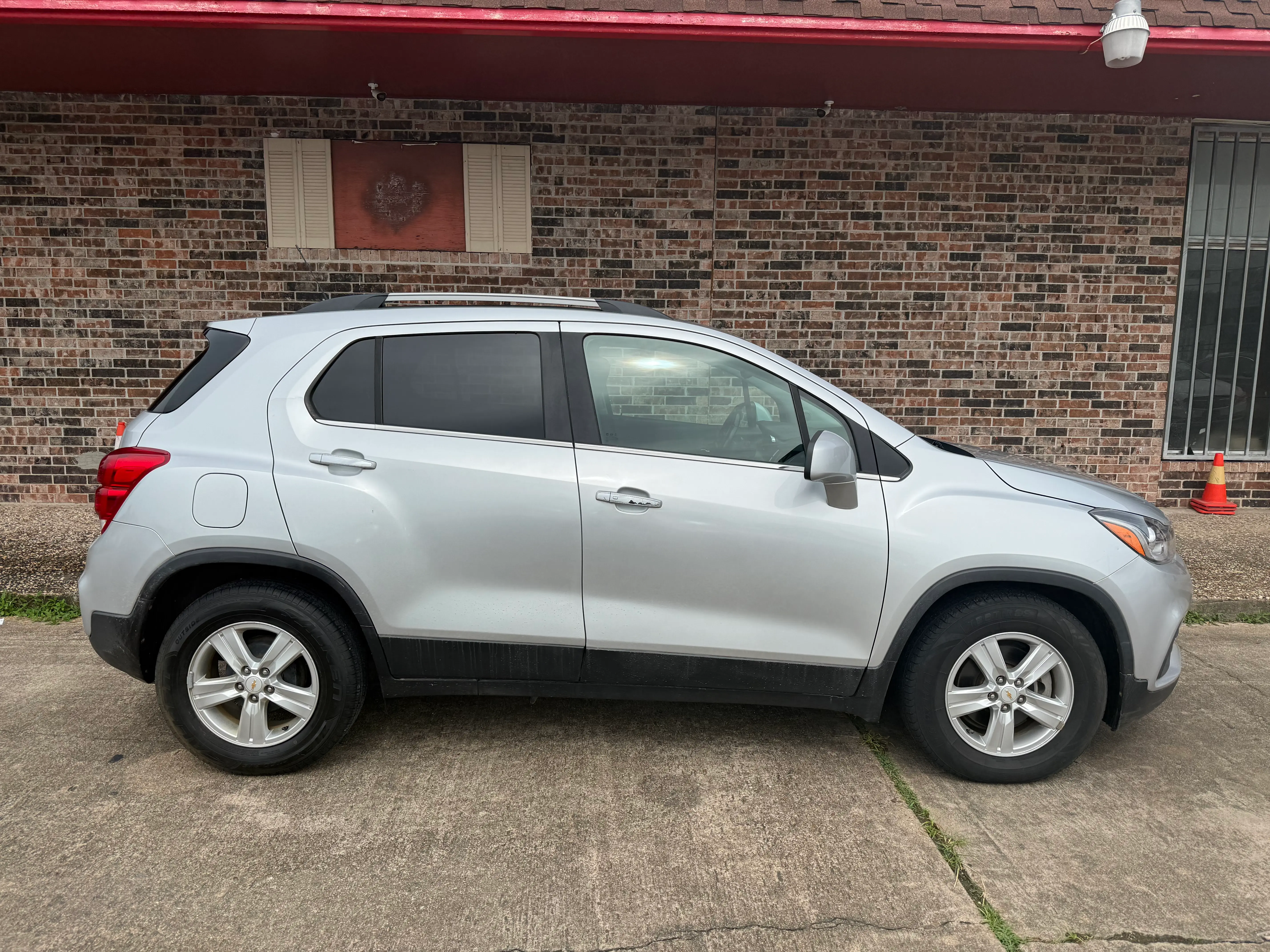 2019 Chevrolet Trax LT photo 4