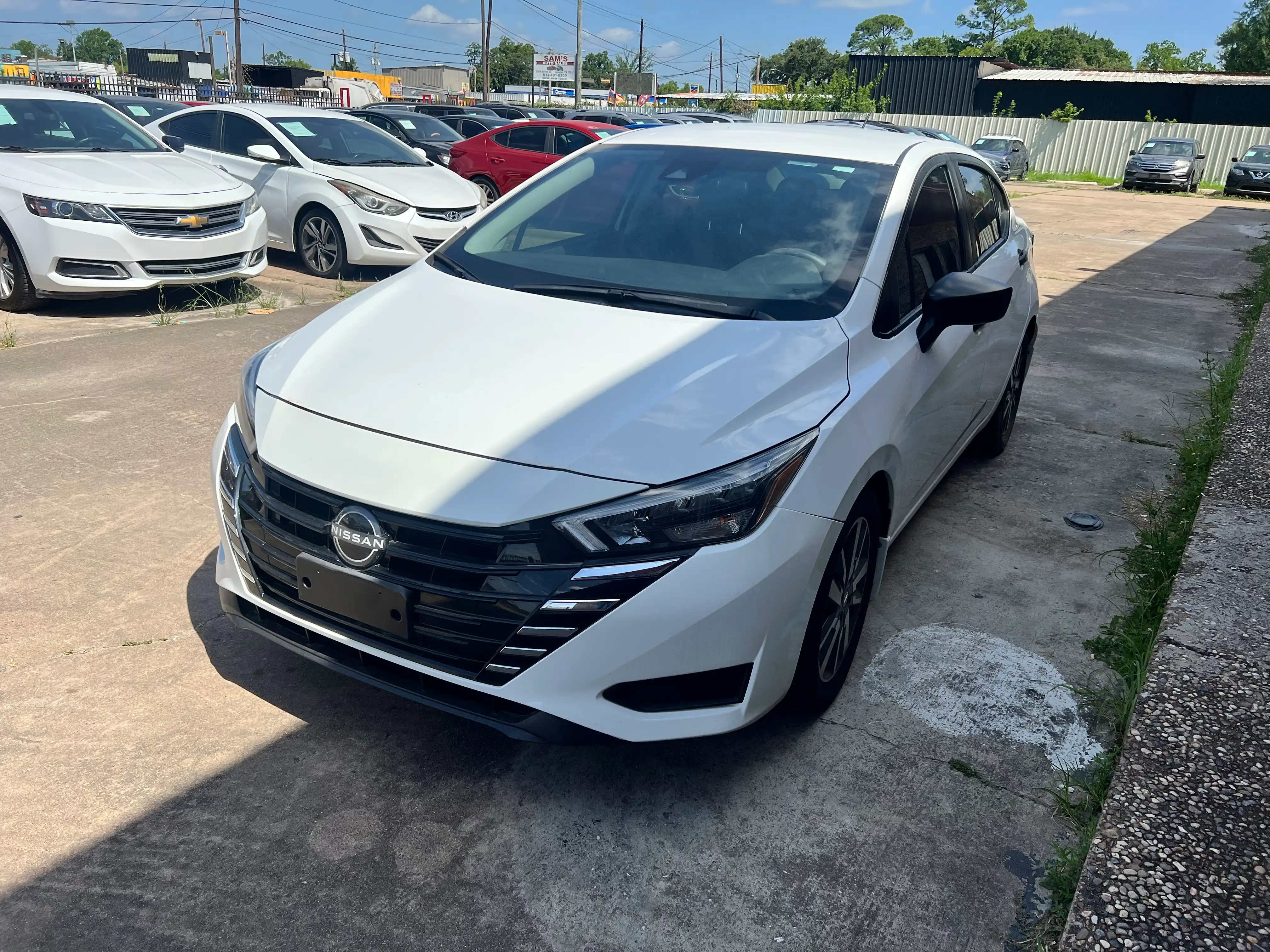 2025 Nissan Versa 1.6 S CVT's photo