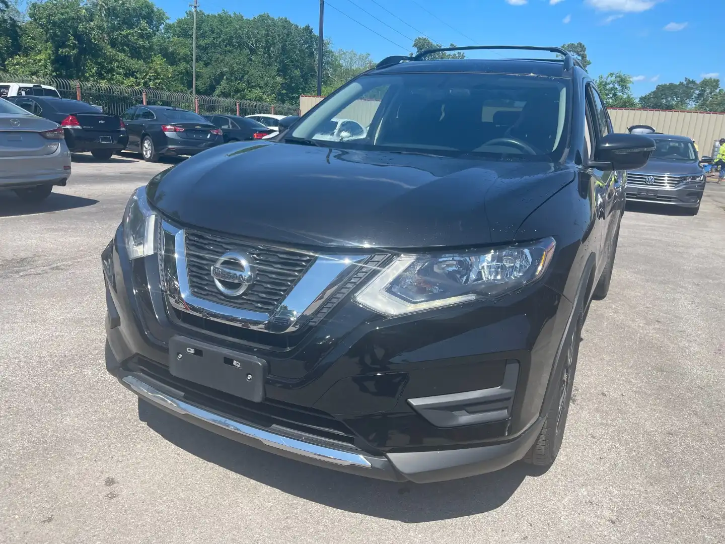 2017 Nissan Rogue SV FWD's photo
