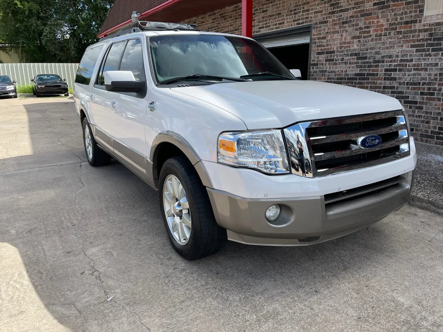 2012 Ford Expedition King Ranch EL photo 3